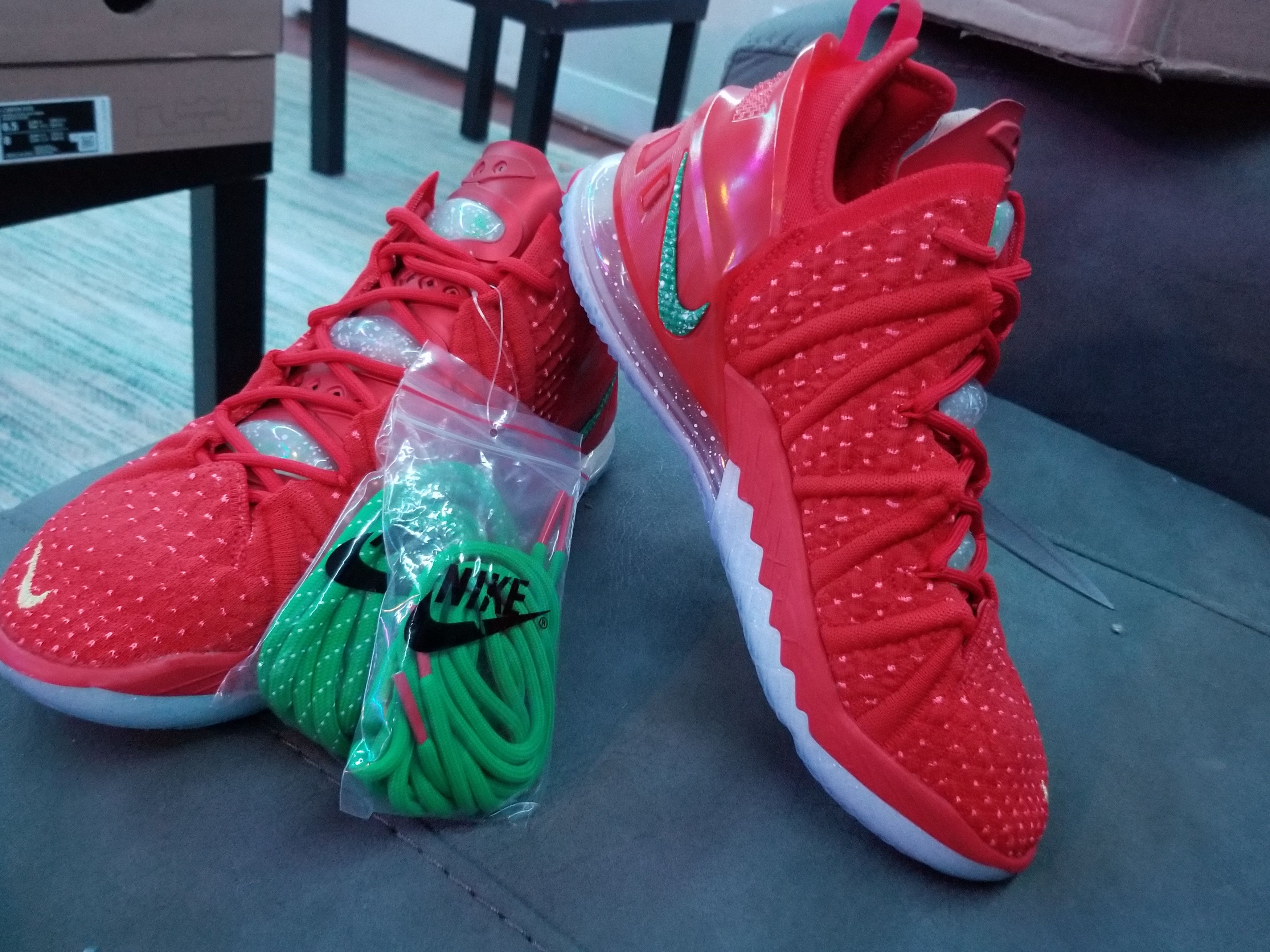 Lebron 18 christmas online