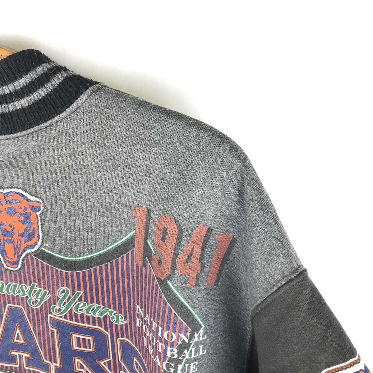 NFL Vintage Chicago Bears Trashed Varsity Jacket Size US L / EU 52-54 / 3 - 7 Thumbnail