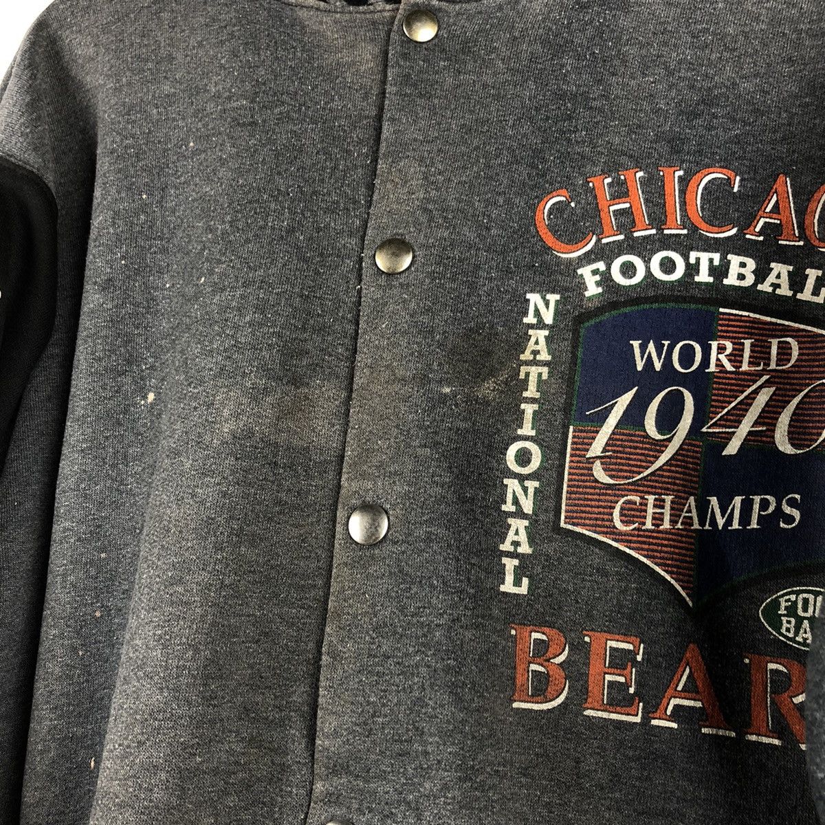 NFL Vintage Chicago Bears Trashed Varsity Jacket Size US L / EU 52-54 / 3 - 16 Thumbnail