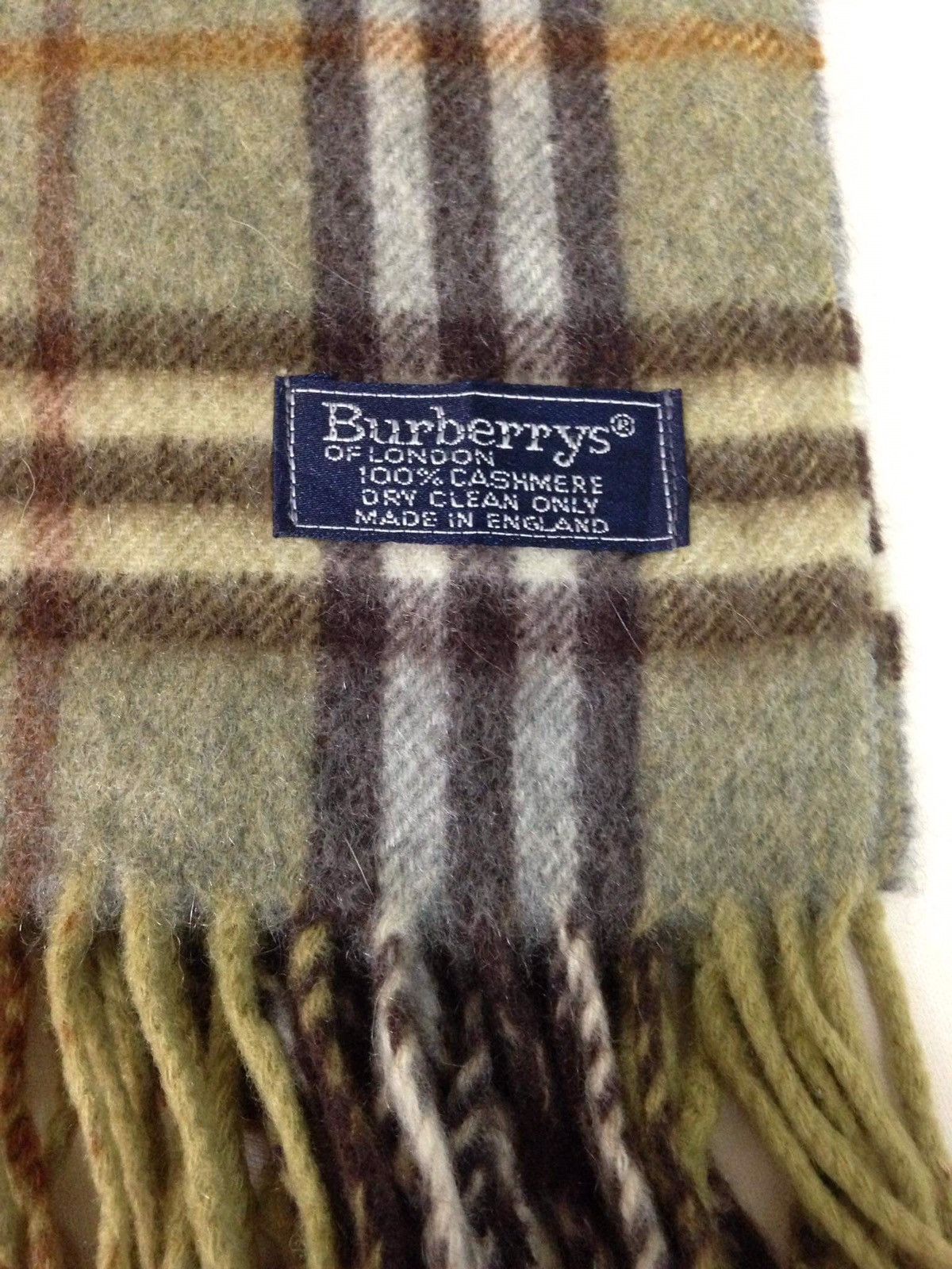 Burberry Burberrys of London Vintage Nova Check Pure Cashmere Scarf Size ONE SIZE - 2 Preview