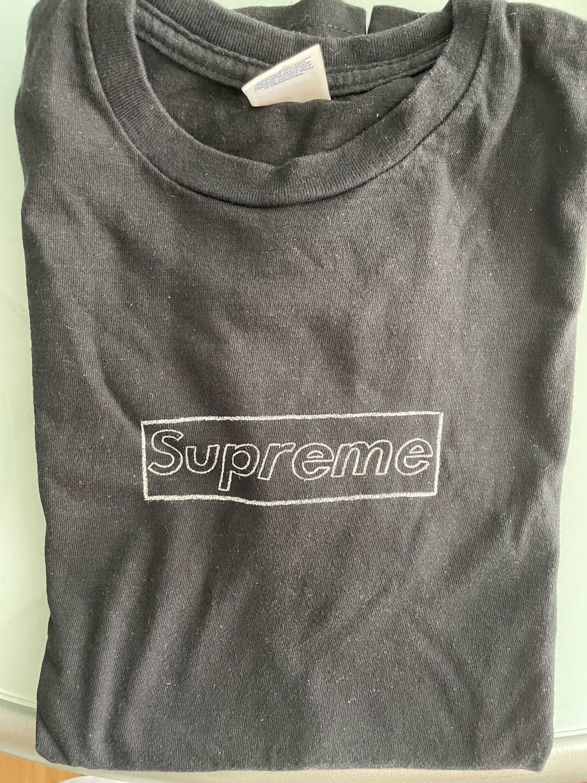 Kaws × Supreme OG Kaws Box Logo Tee Size US M / EU 48-50 / 2 - 1 Thumbnail