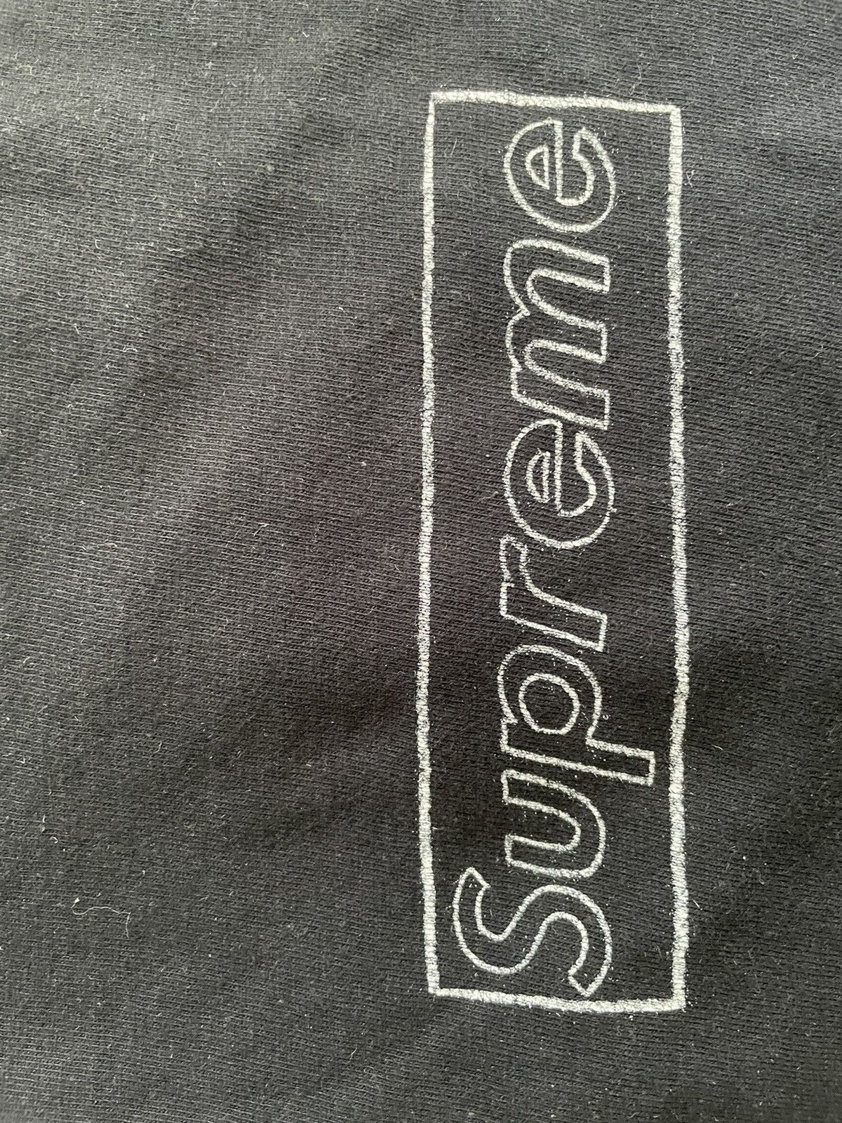 Kaws × Supreme OG Kaws Box Logo Tee Size US M / EU 48-50 / 2 - 2 Thumbnail