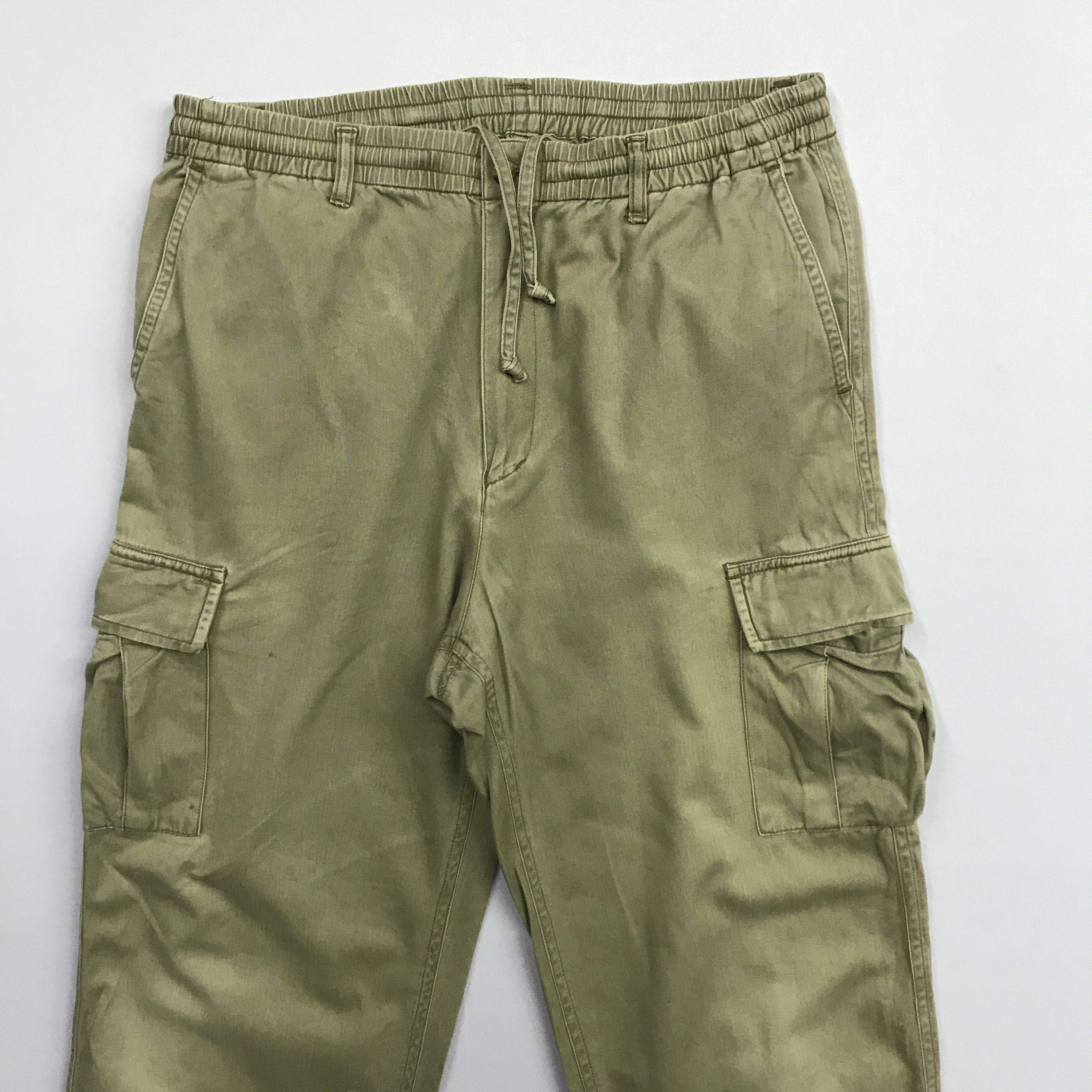 Japanese Brand Uniqlo Cargo Pants Drawstring waist Multi pocket pants Size US 32 / EU 48 - 2 Thumbnail