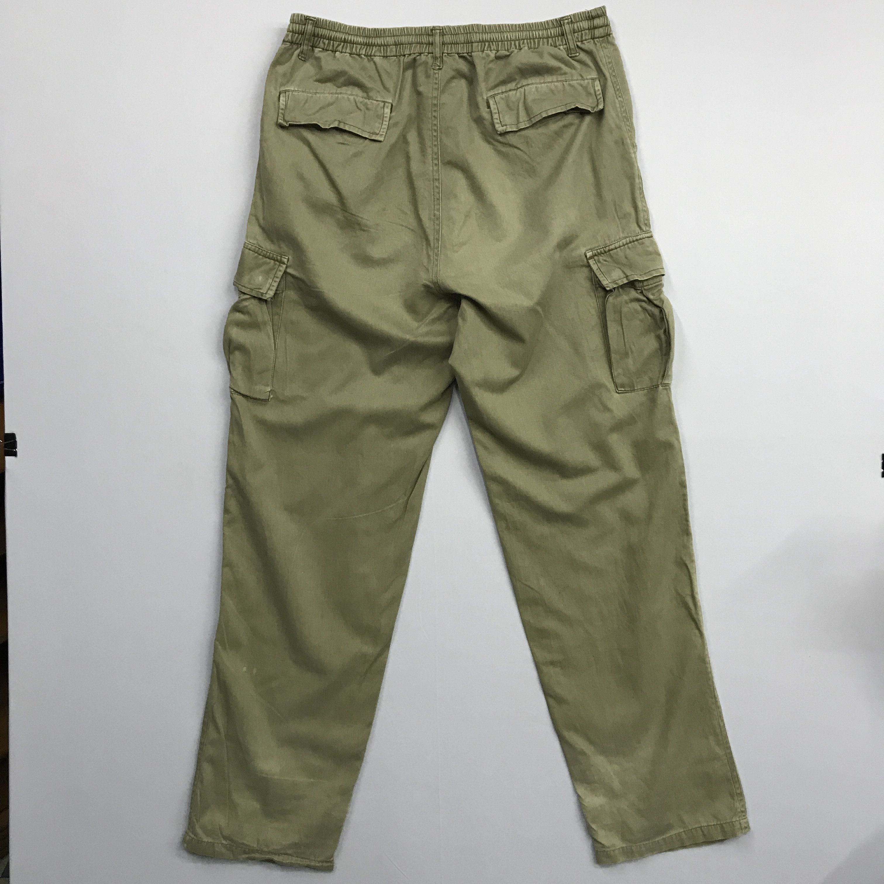 Japanese Brand Uniqlo Cargo Pants Drawstring waist Multi pocket pants Size US 32 / EU 48 - 6 Thumbnail