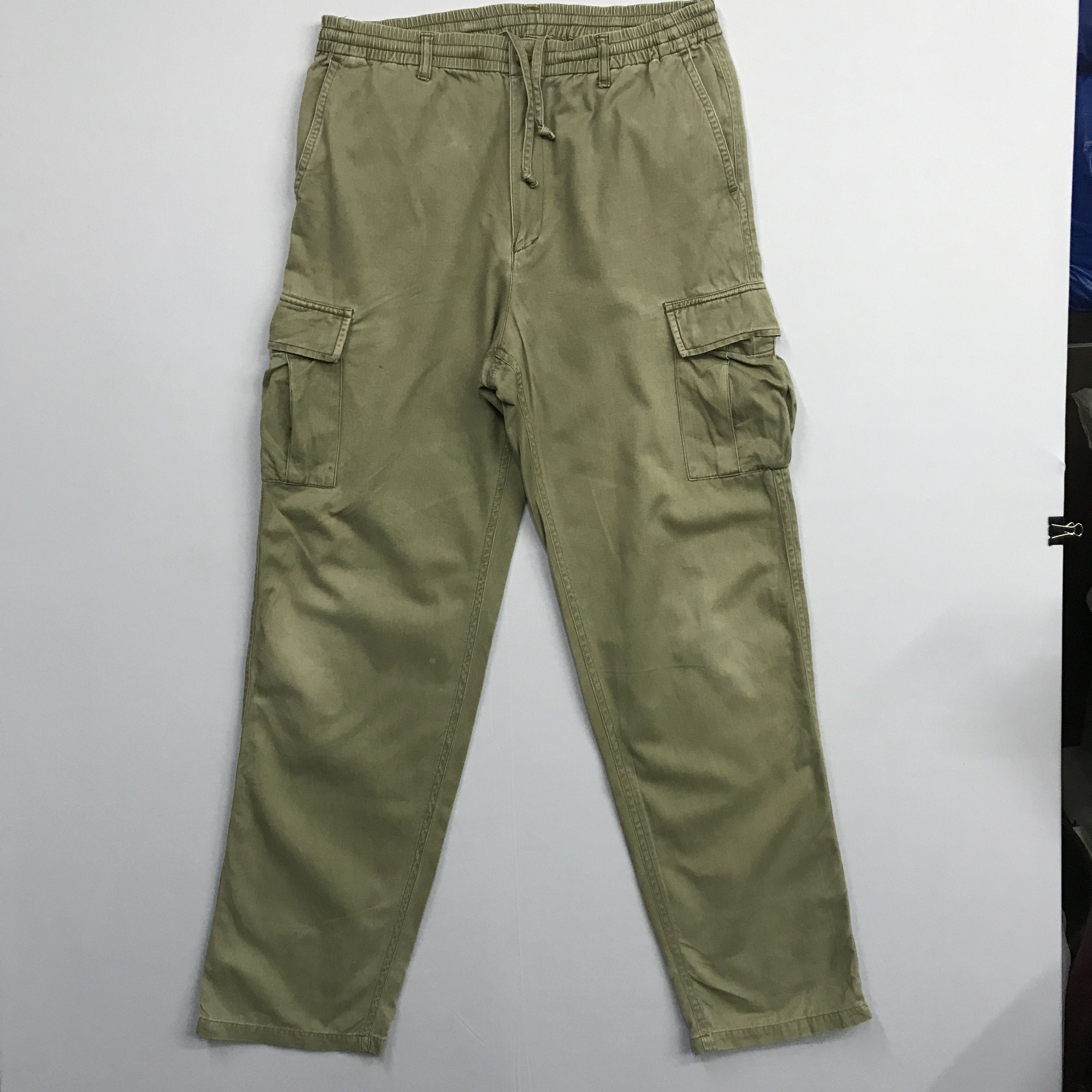Japanese Brand Uniqlo Cargo Pants Drawstring waist Multi pocket pants Size US 32 / EU 48 - 1 Thumbnail