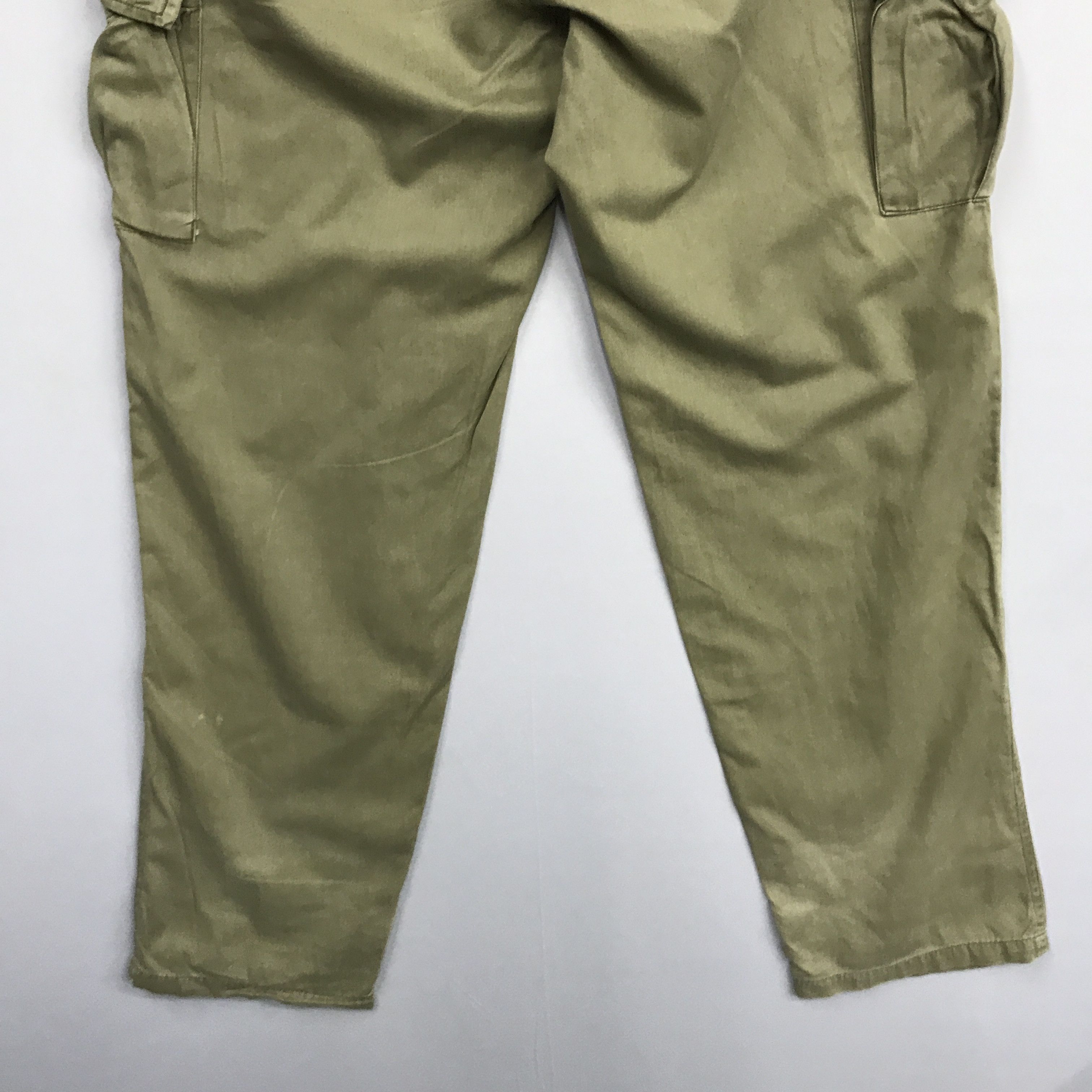 Japanese Brand Uniqlo Cargo Pants Drawstring waist Multi pocket pants Size US 32 / EU 48 - 8 Thumbnail