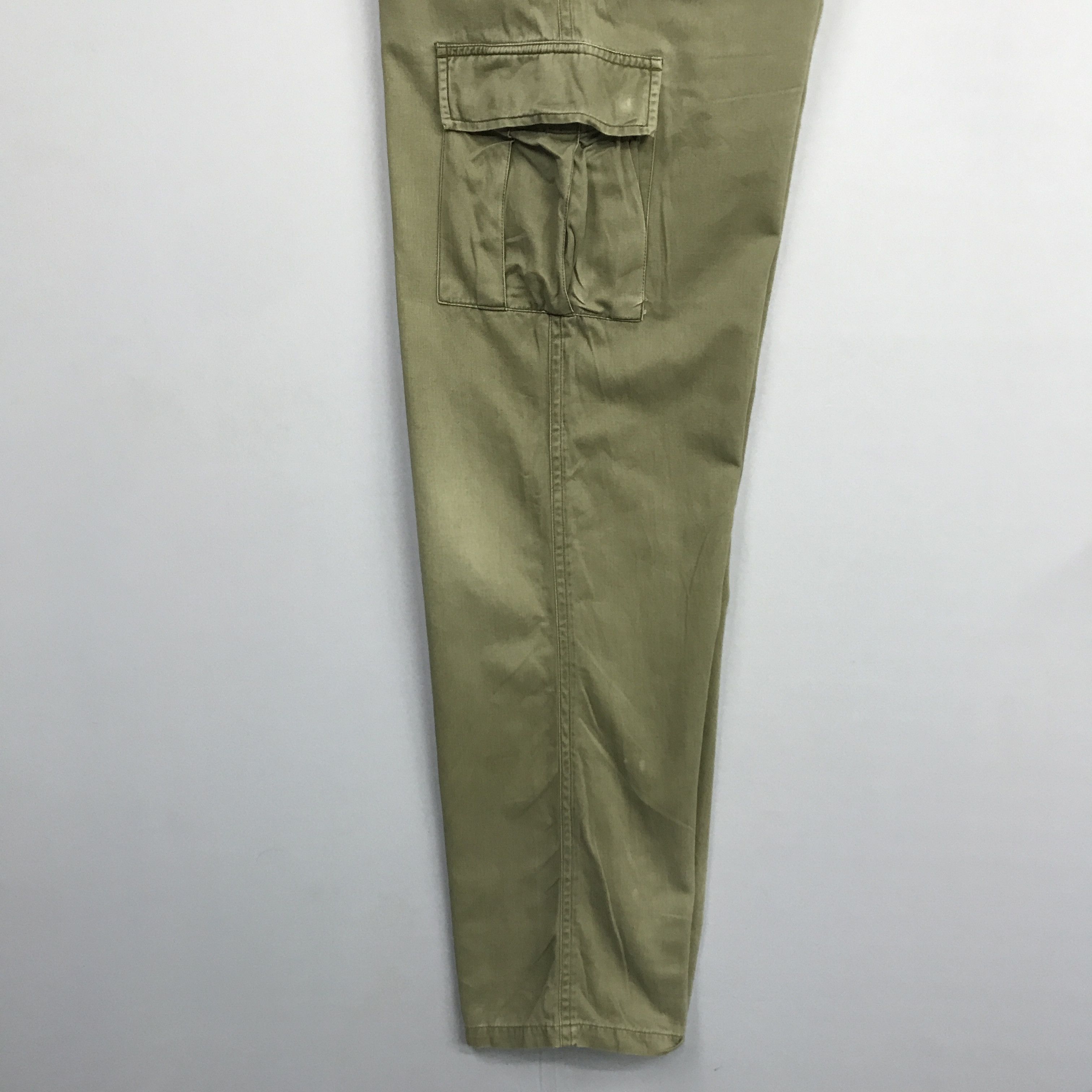 Japanese Brand Uniqlo Cargo Pants Drawstring waist Multi pocket pants Size US 32 / EU 48 - 12 Thumbnail