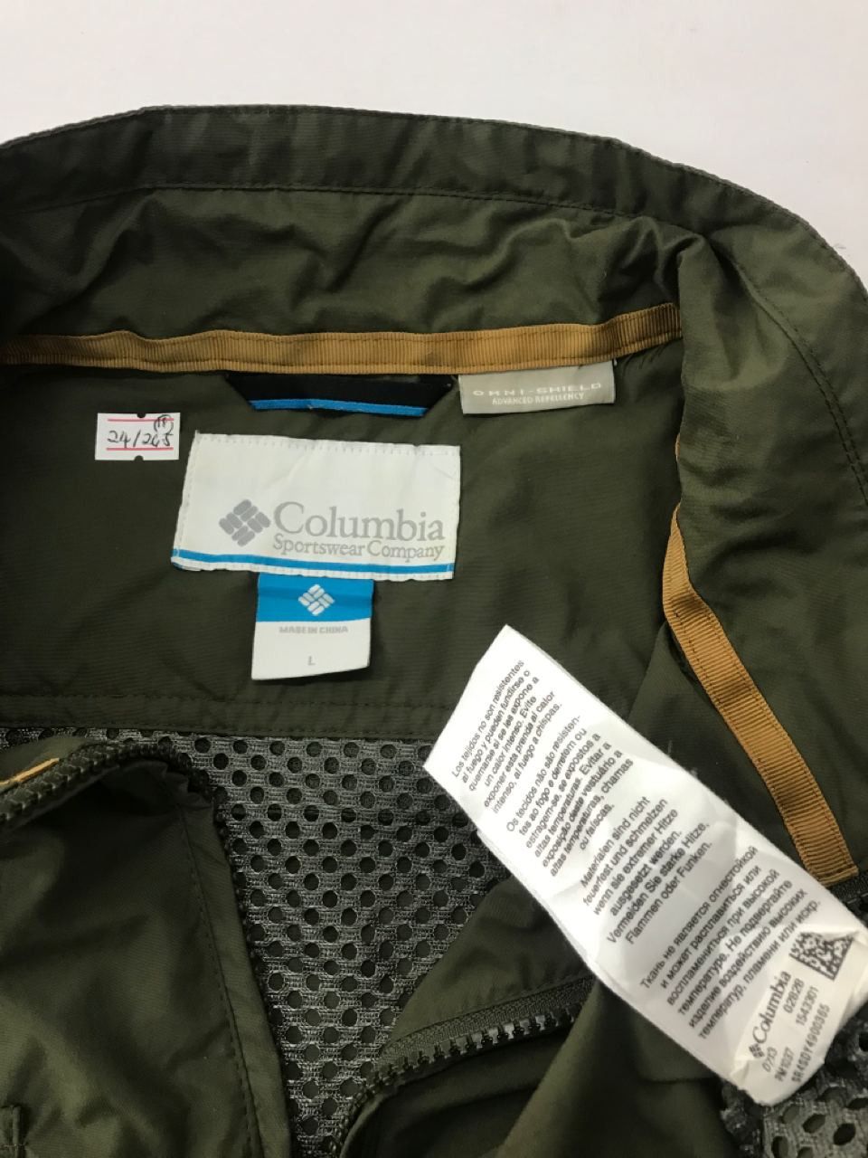 Columbia × Vintage 🔥Columbia Vest Multi Pocket Army Green Colour Design Size US L / EU 52-54 / 3 - 4 Thumbnail
