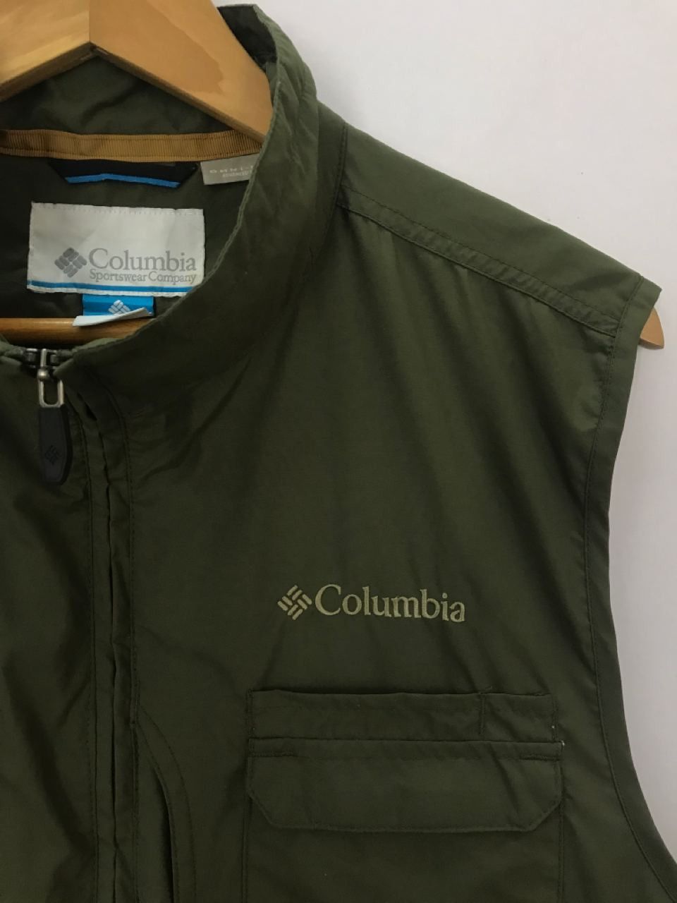 Columbia × Vintage 🔥Columbia Vest Multi Pocket Army Green Colour Design Size US L / EU 52-54 / 3 - 7 Thumbnail