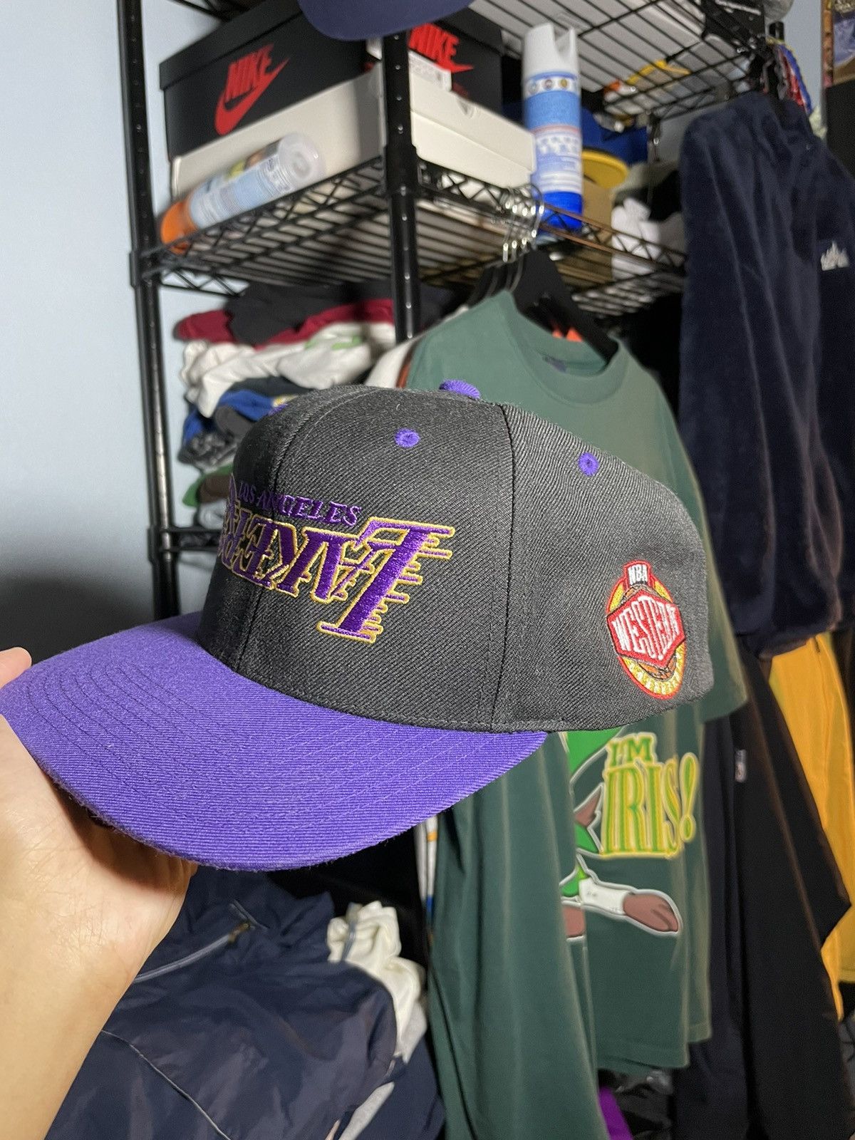 NBA × Uniform Studios Uniform Studios Lakers Snapback Hat Black/ Purple Size ONE SIZE - 2 Thumbnail