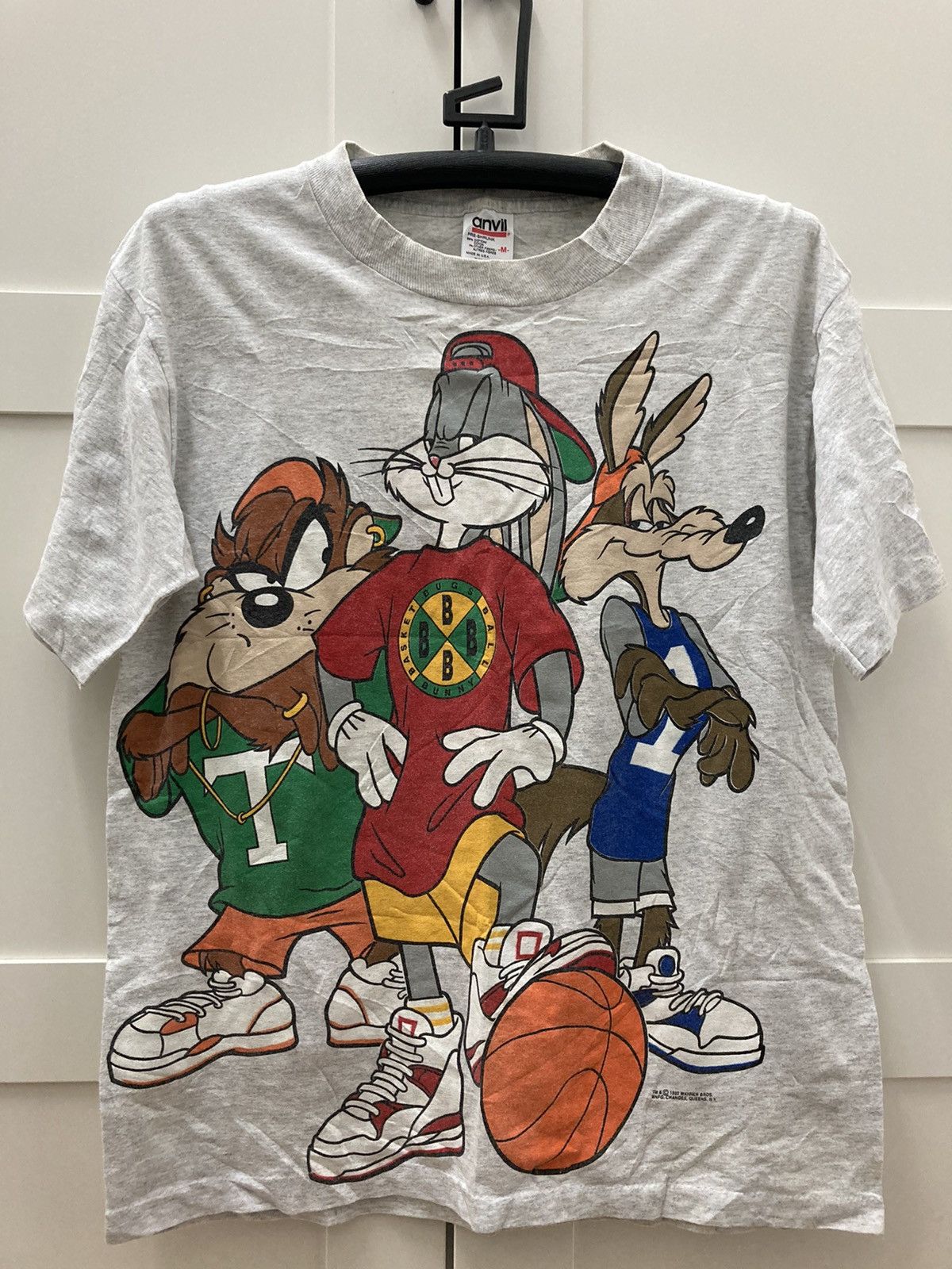 Vintage 1993 Looney Tunes Bugs Bunny Basketball T-Shirt