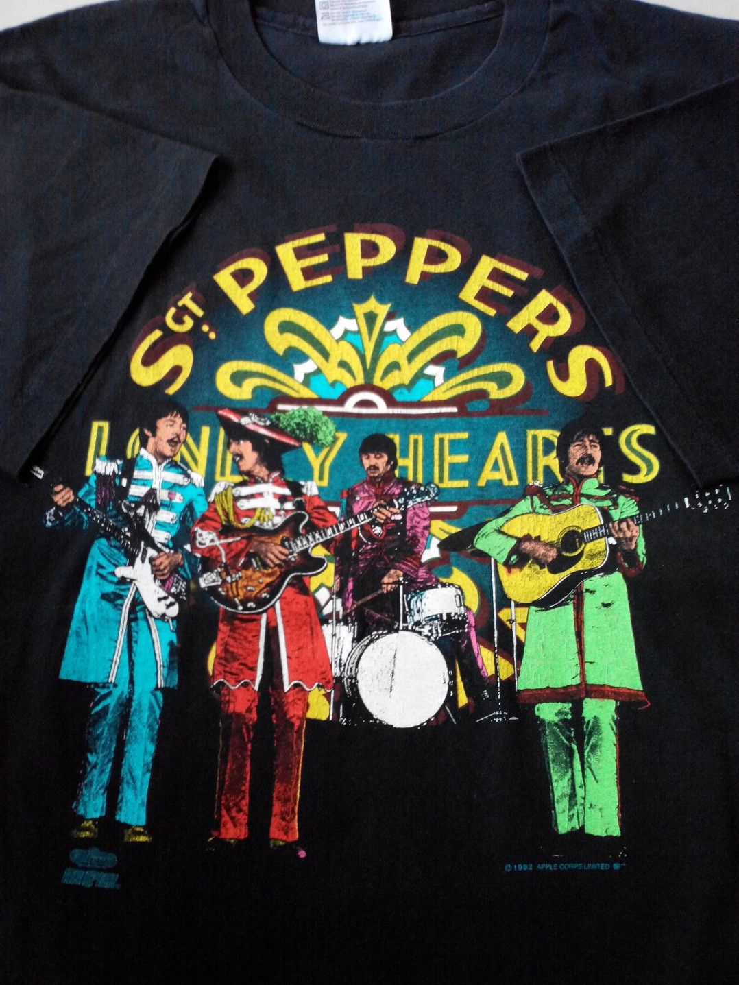Band Tees Vintage BEATLES sgt peppers 1992 rare original t-shirt Size US XL / EU 56 / 4 - 5 Thumbnail