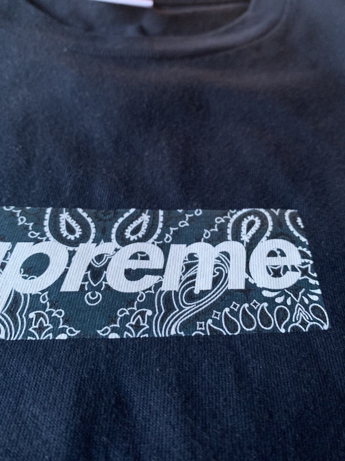 Supreme paisley box logo tee ネイビー Supreme paisley box logo tee ネイビー