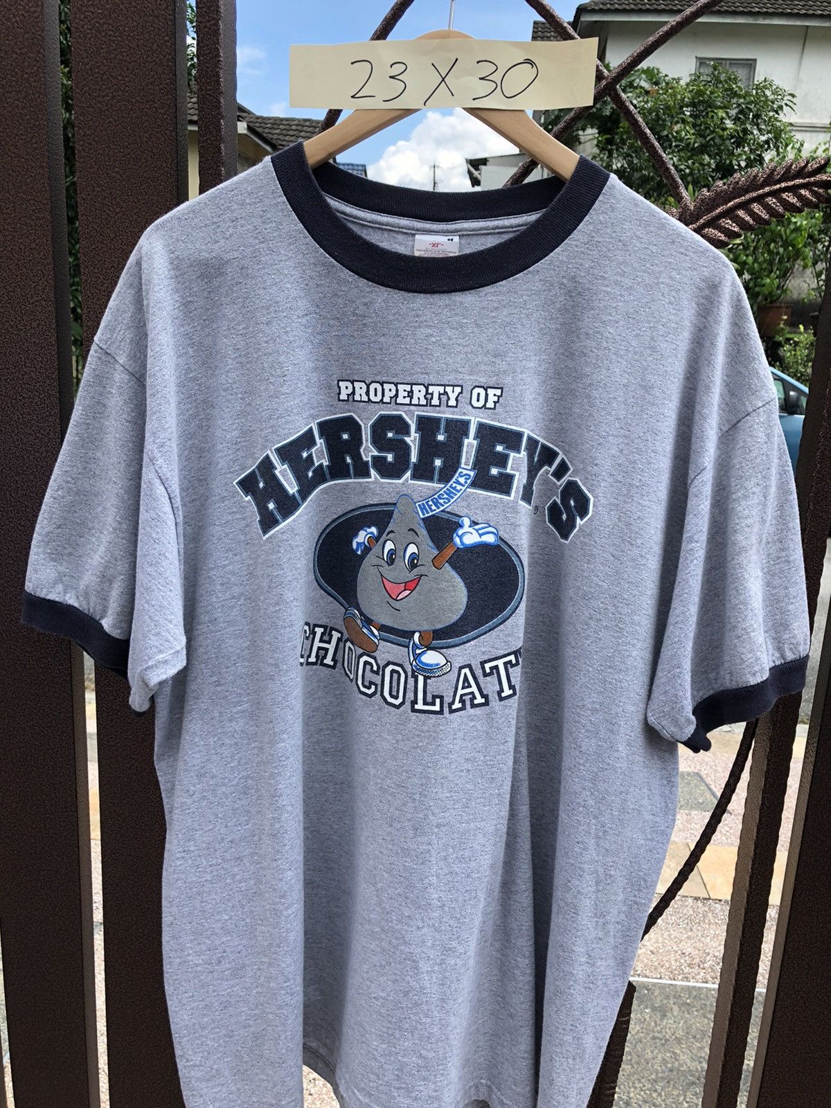 Hershey vintage copyright 2002 anvil red bar