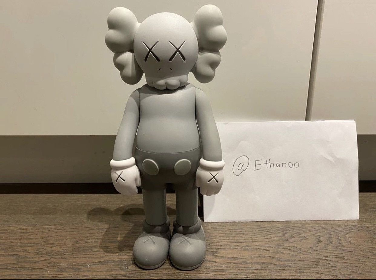 Kaws Kaws Companion Open Edition Vinyl figure Grey Size ONE SIZE - 1 Thumbnail