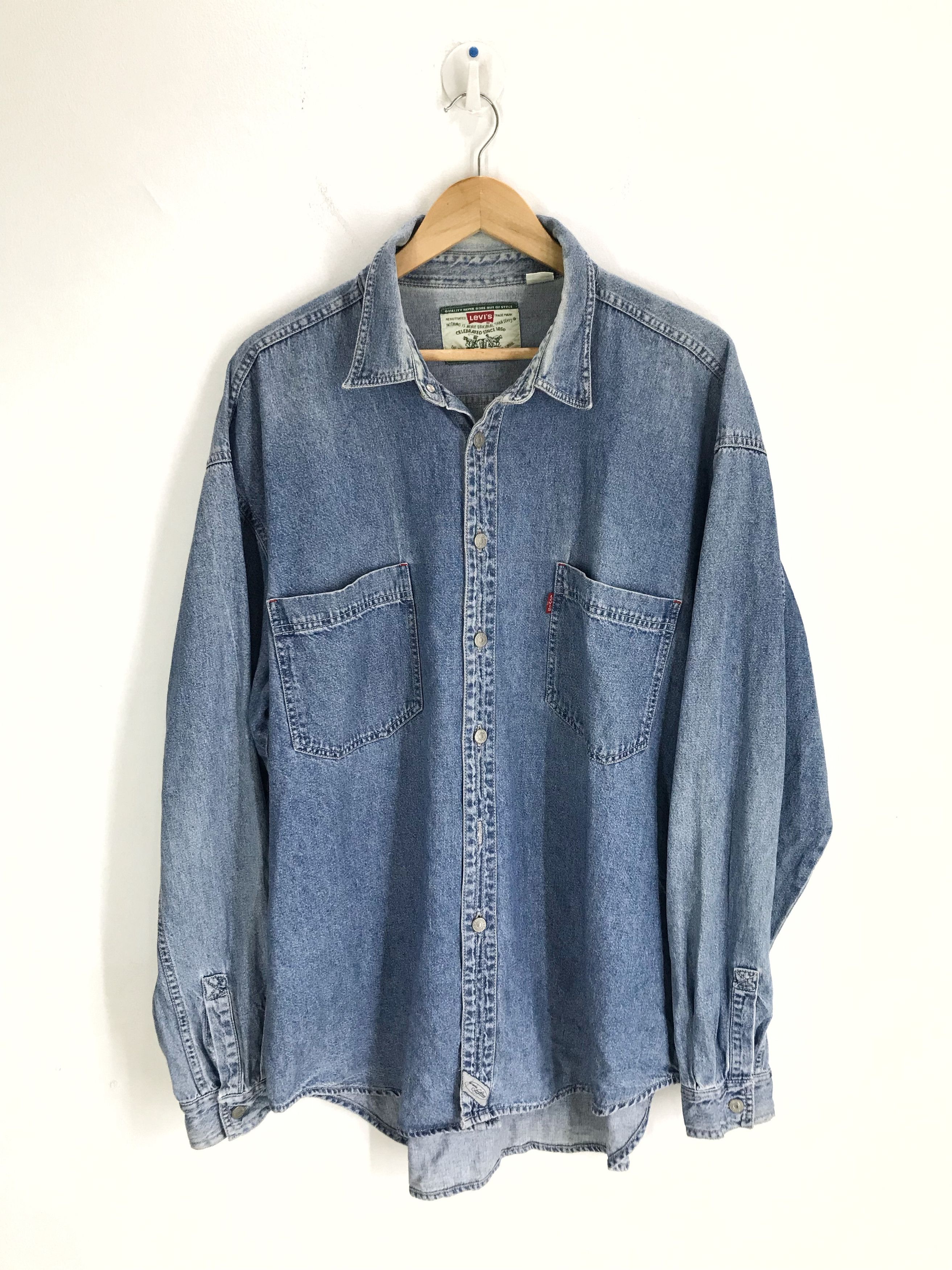 Vintage 90s Levi’s Long Sleeve Denim Shirt M L