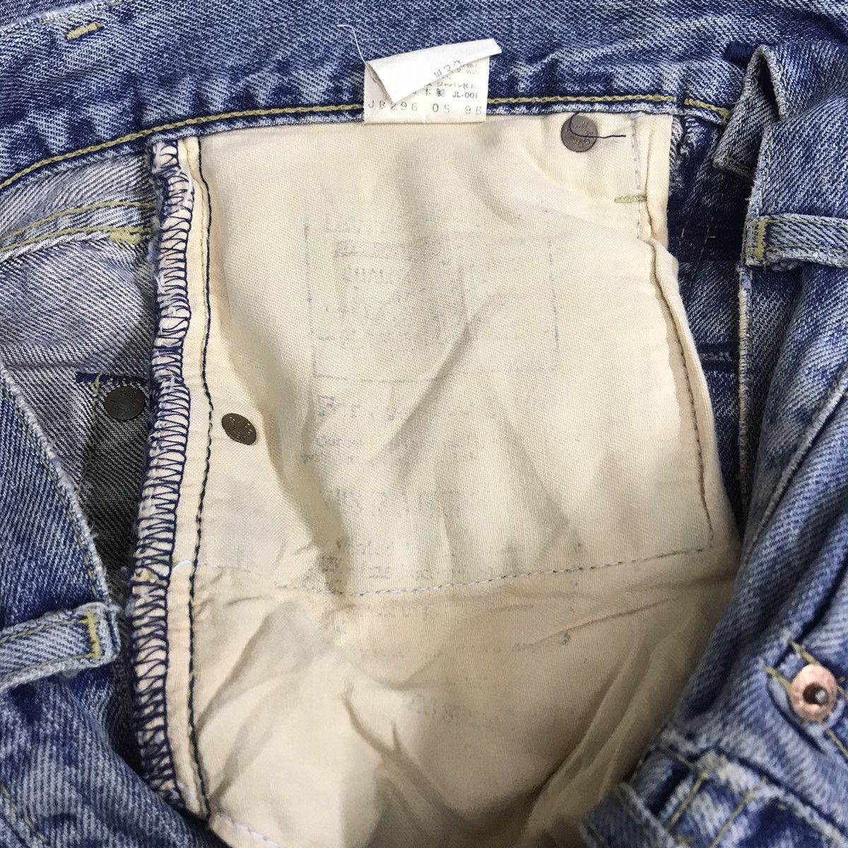 Levi's Vintage Levis Big E 702xx Denim Selvedge Jeans Buckle Size US 29 - 24 Thumbnail
