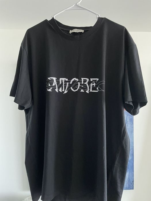 Givenchy amore discount t shirt