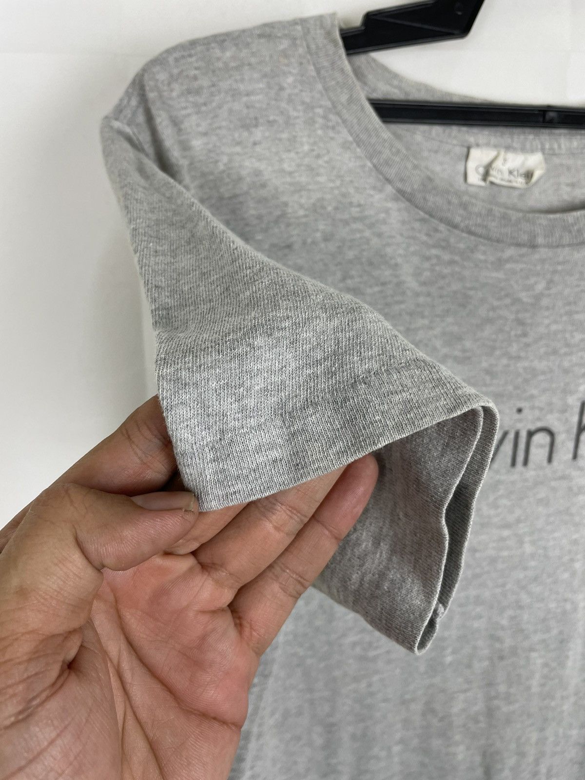 Calvin Klein × Vintage 90s Calvin Klein Tee | Vtg Made in USA Minimalist Size US S / EU 44-46 / 1 - 5 Thumbnail