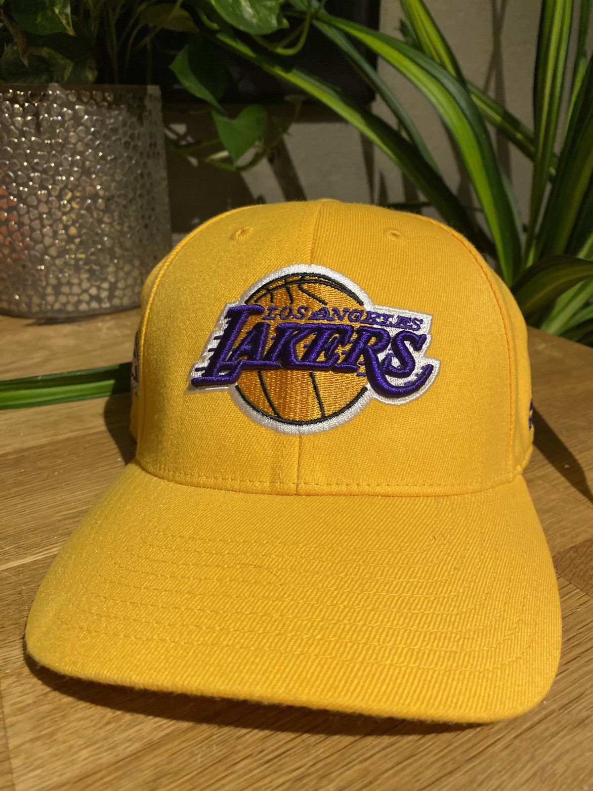 Adidas × NBA Adidas NBA 15x champions L.A. Lakers fitted hat Size ONE SIZE - 1 Thumbnail