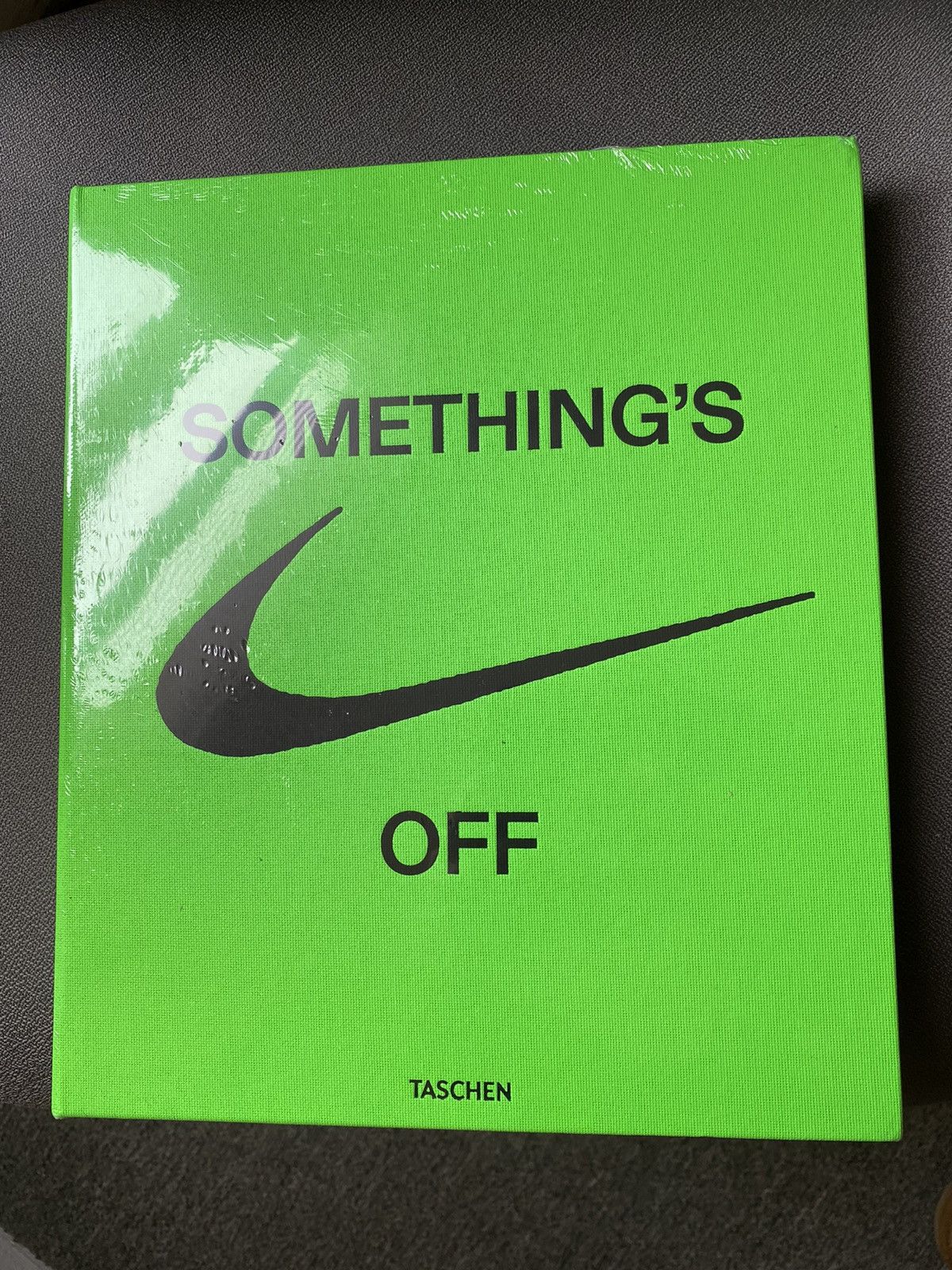Virgil Abloh x Nike ICONS Something's Off Book Taschen