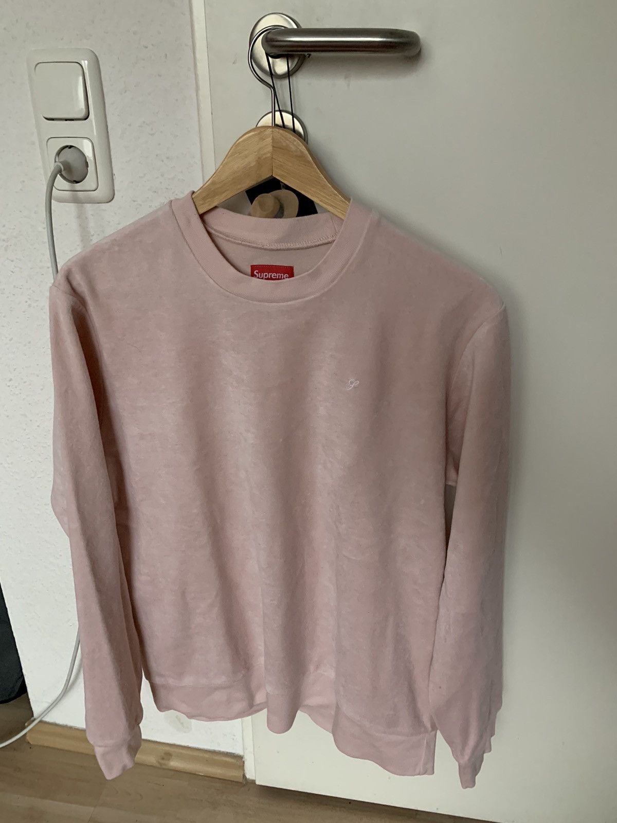 Supreme peach fashion crewneck