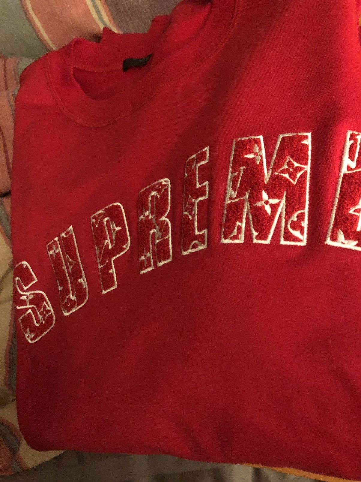 Louis Vuitton × Supreme Supreme x Louis Vuitton Arc Logo Crewneck Size US XL / EU 56 / 4 - 6 Thumbnail