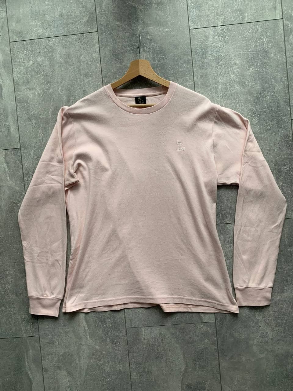 October's Very Own Ovo pink man own logo longsleeve October's very own Size US L / EU 52-54 / 3 - 1 Thumbnail