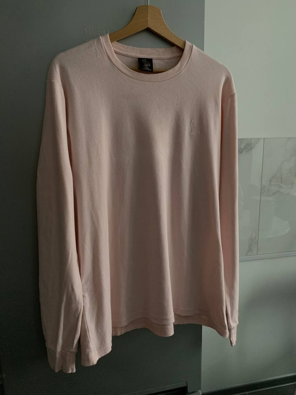 October's Very Own Ovo pink man own logo longsleeve October's very own Size US L / EU 52-54 / 3 - 11 Thumbnail