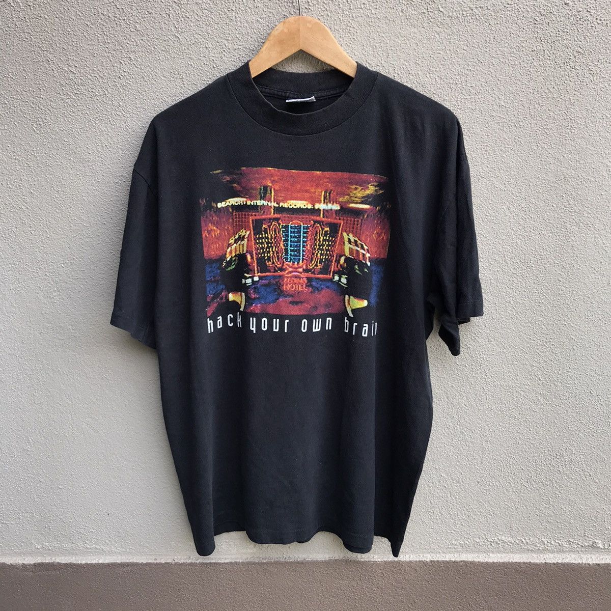 Vintage Vintage rare 90s JOHNNY MNEMONIC movie tee cyberpunk Size US XL / EU 56 / 4 - 1 Thumbnail