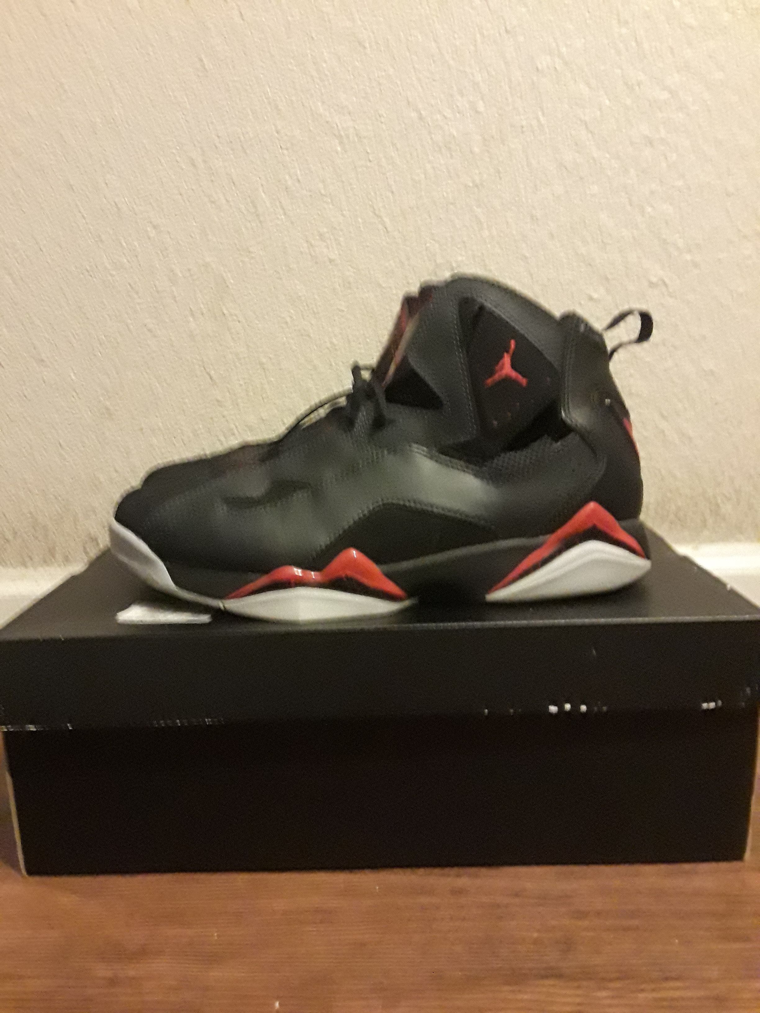 Jordan true flight black/gym red-anthracite wolf grey