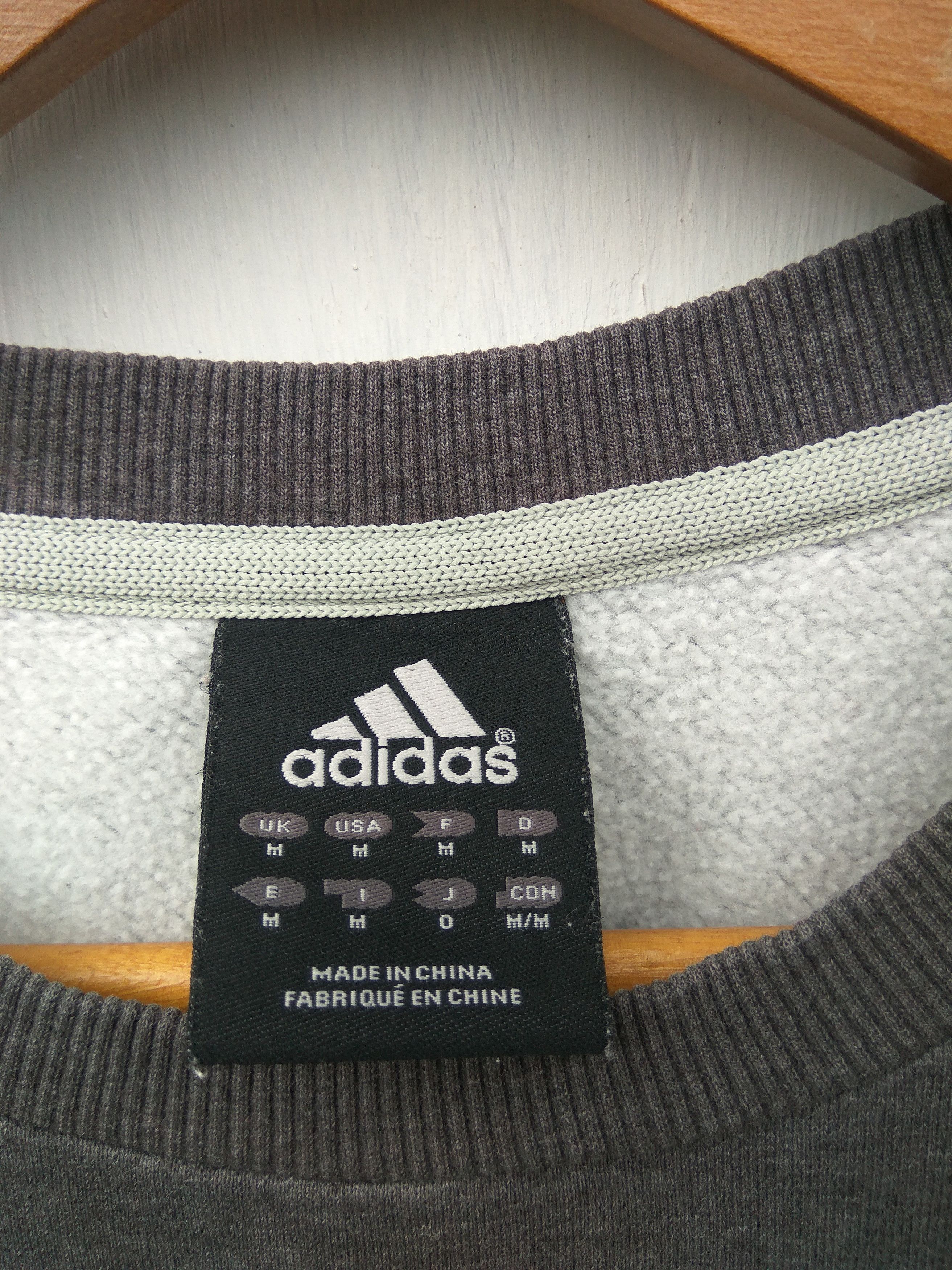 Adidas Vintage Adidas sweatshirt small logo crewneck Size US M / EU 48-50 / 2 - 4 Thumbnail