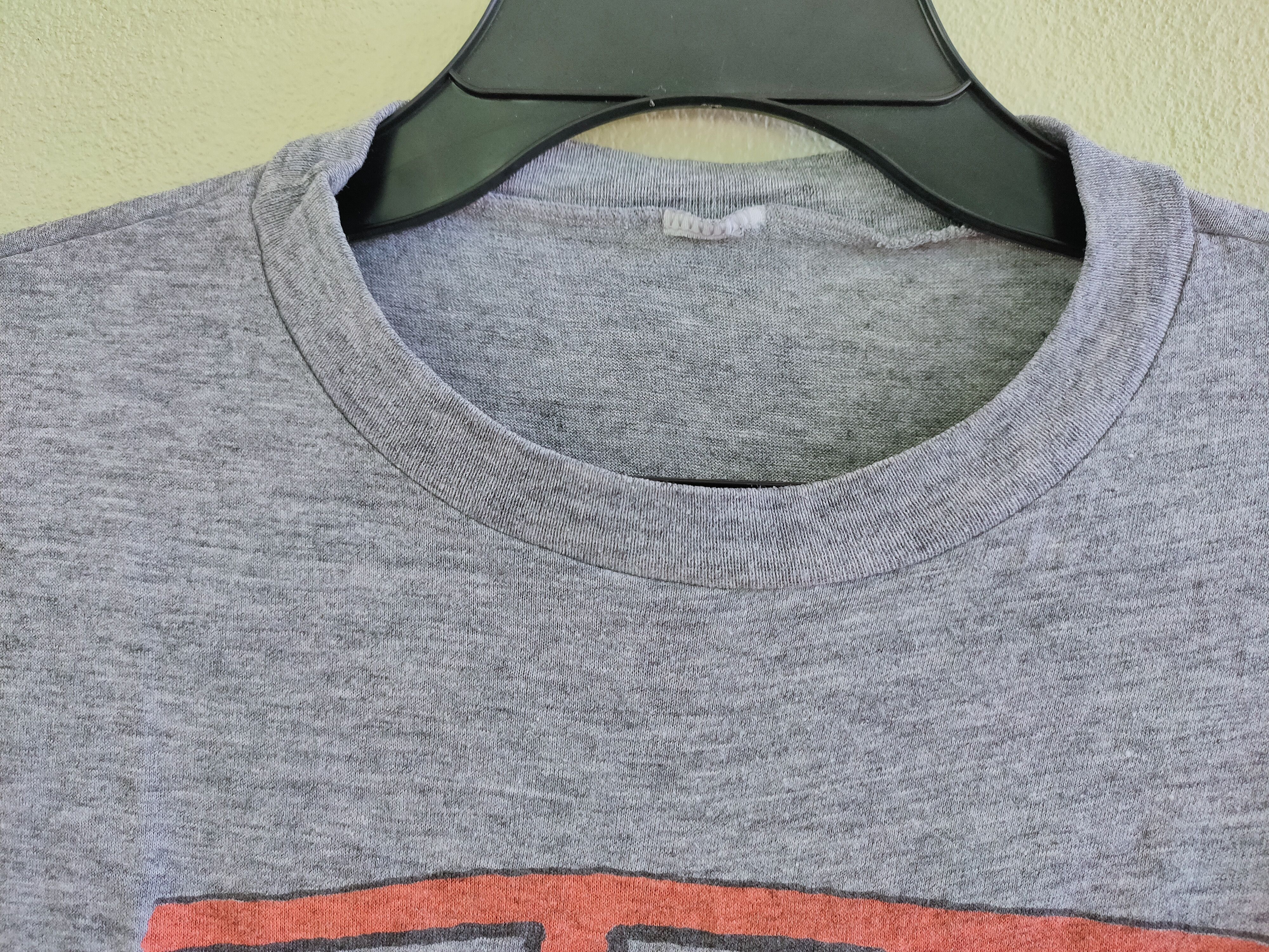 Peanuts Vintage 1971 SNOOPY JOE CHICAGO: CHICAGO BEARS (NFL) tee Size US M / EU 48-50 / 2 - 5 Thumbnail