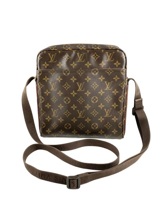 Louis Vuitton Trotteur Beaubourg Handbag Monogram Canvas