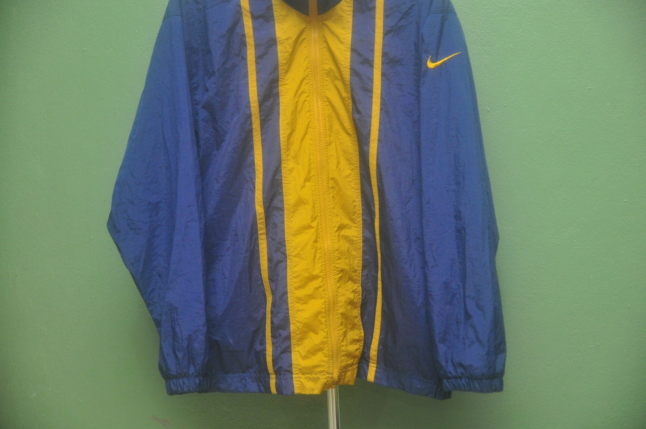 Nike Vintage Nike Windbreaker Sweater Travis Scott Fashion Style Size US L / EU 52-54 / 3 - 4 Thumbnail