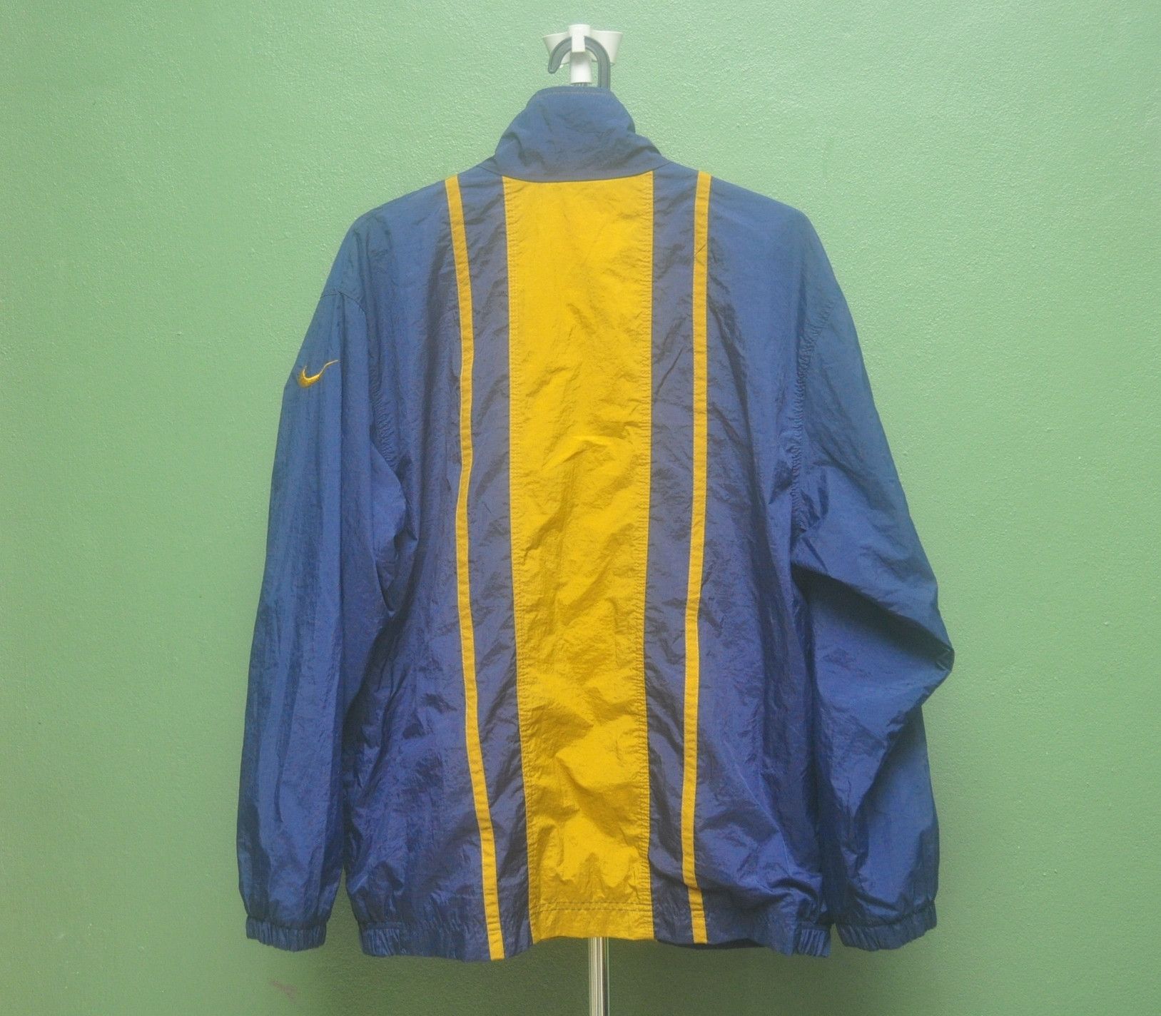 Nike Vintage Nike Windbreaker Sweater Travis Scott Fashion Style Size US L / EU 52-54 / 3 - 2 Thumbnail