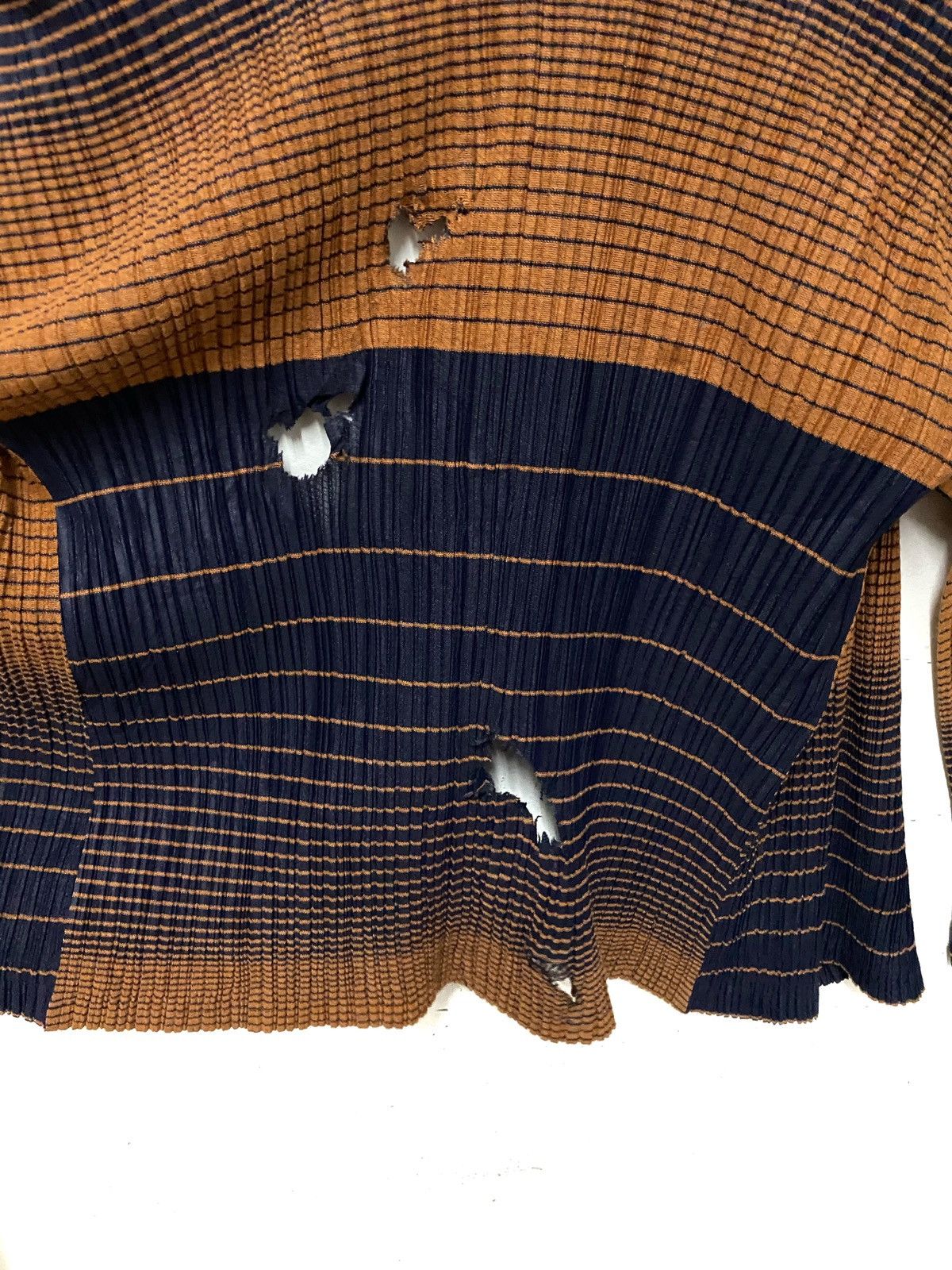 Issey Miyake Pleats Please Pleated Distressed Wrap Cape Cardigan Size US S / EU 44-46 / 1 - 4 Thumbnail