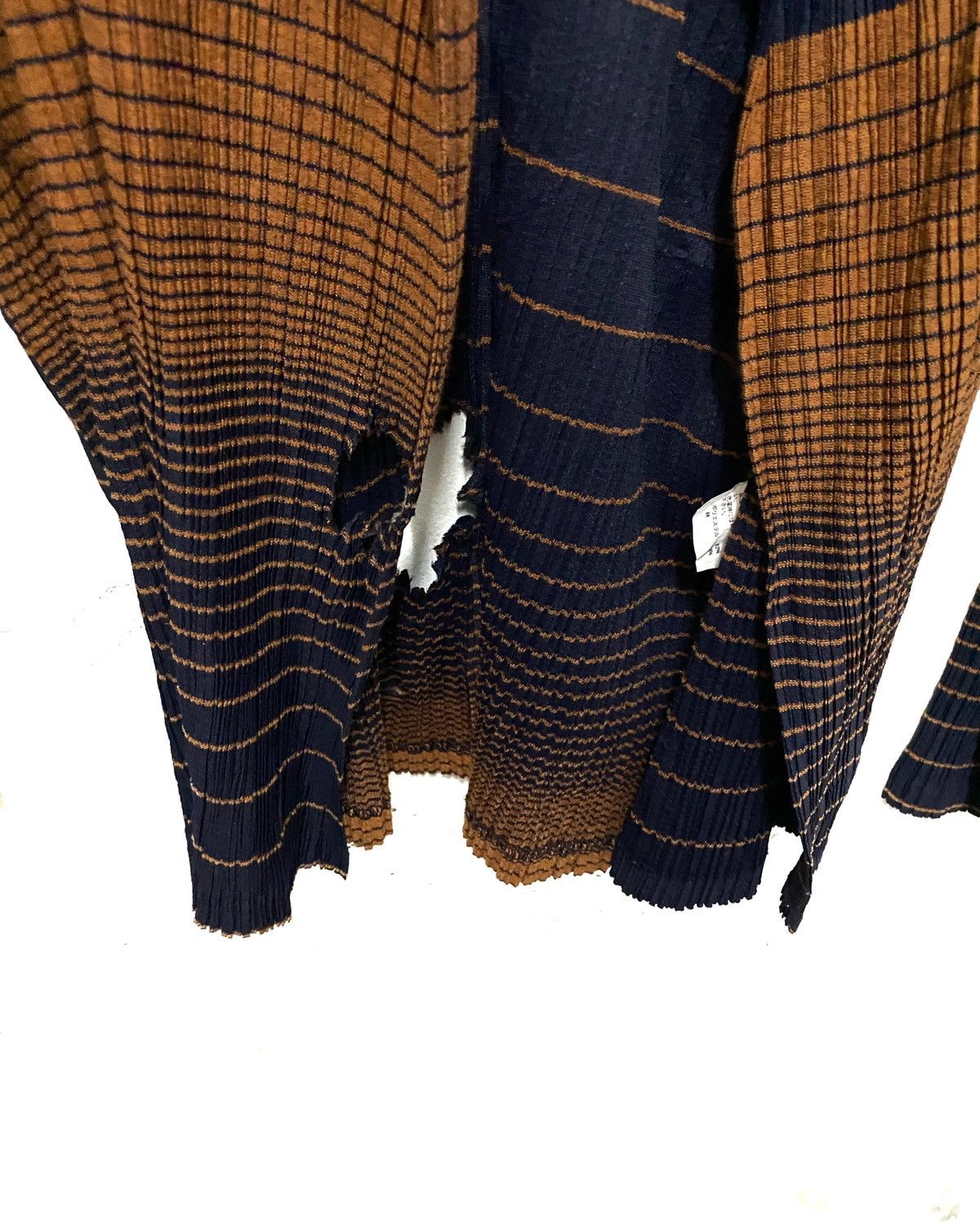 Issey Miyake Pleats Please Pleated Distressed Wrap Cape Cardigan Size US S / EU 44-46 / 1 - 5 Thumbnail