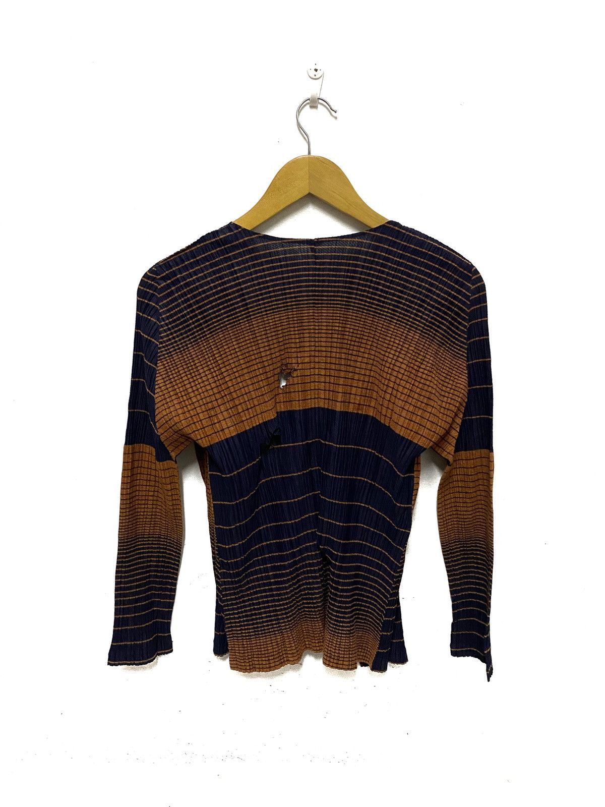 Issey Miyake Pleats Please Pleated Distressed Wrap Cape Cardigan Size US S / EU 44-46 / 1 - 3 Thumbnail