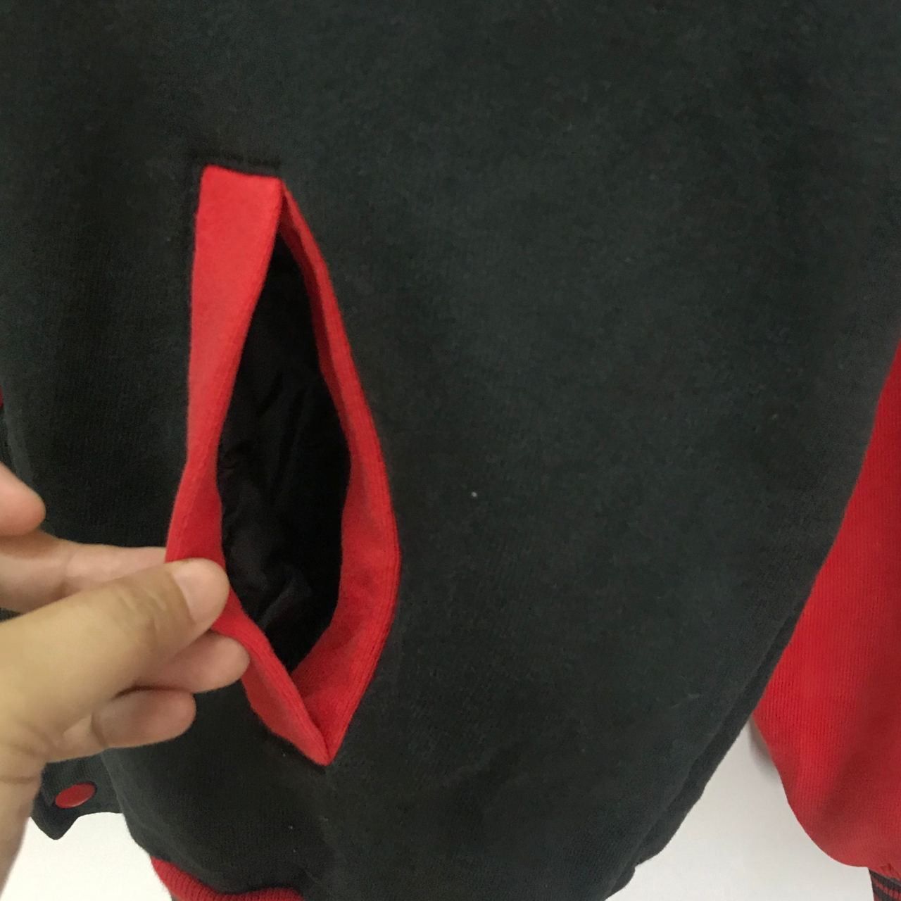 Vintage 🔥Vintage Varsity Jacket Red Black Colour Design Size US L / EU 52-54 / 3 - 4 Thumbnail