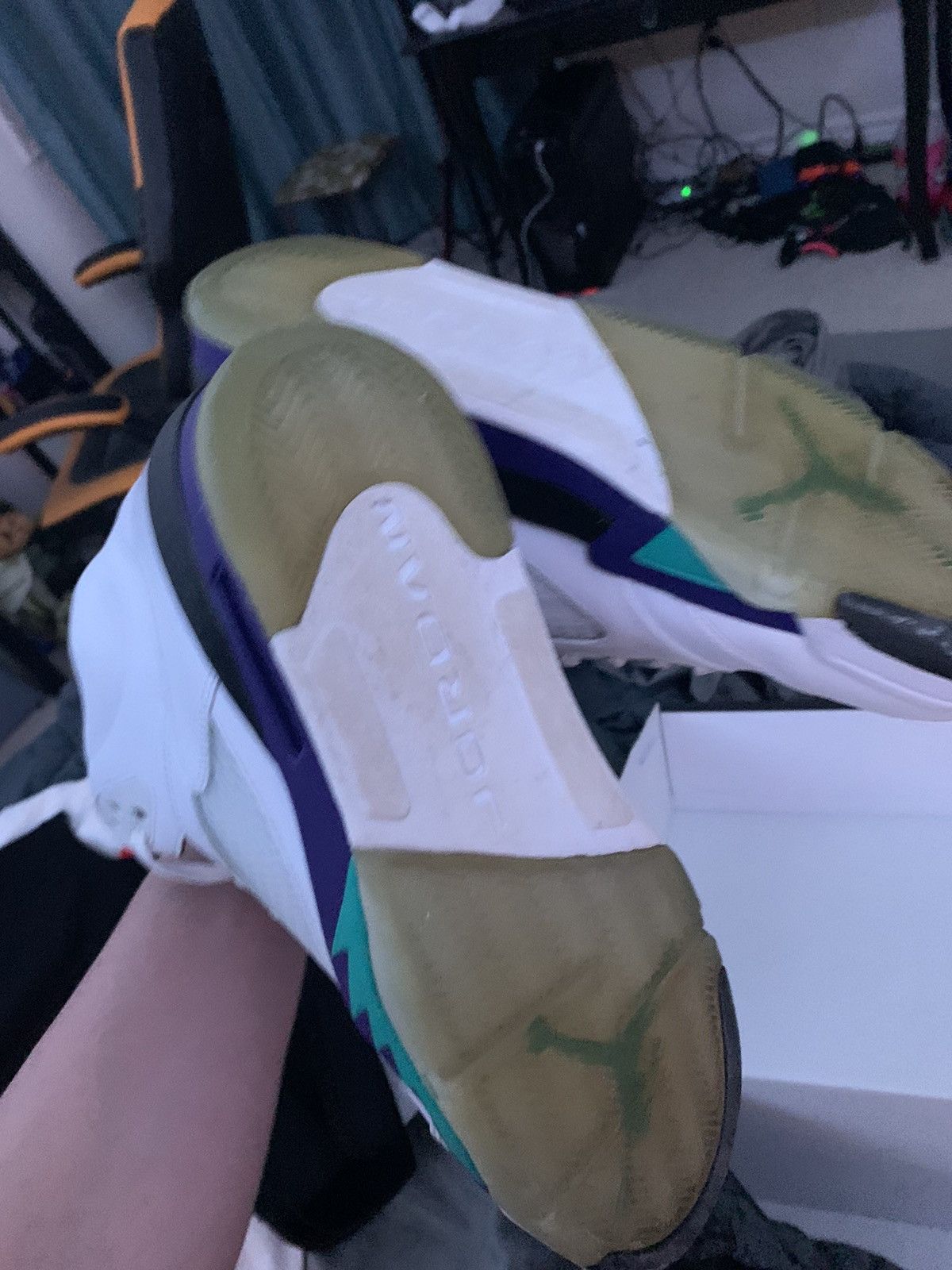 Jordan Brand × Nike Air Jordan 5 Retro 2013 Grape 2013 Size US 12 / EU 45 - 6 Thumbnail