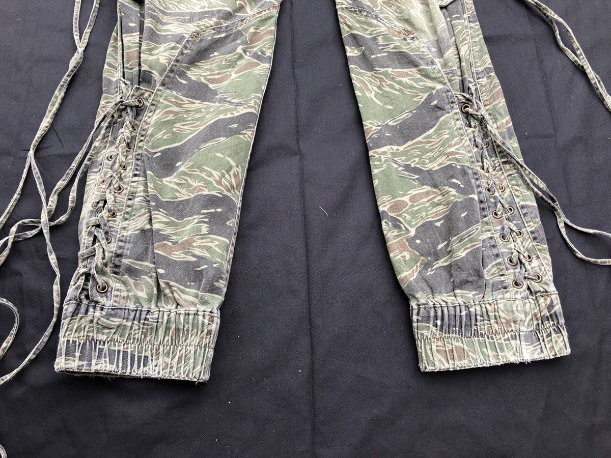 Hysteric Glamour Vintage Hysteric Glamour Tiger Stripe Camo Bondage Crop Pant Size US 29 - 20 Thumbnail