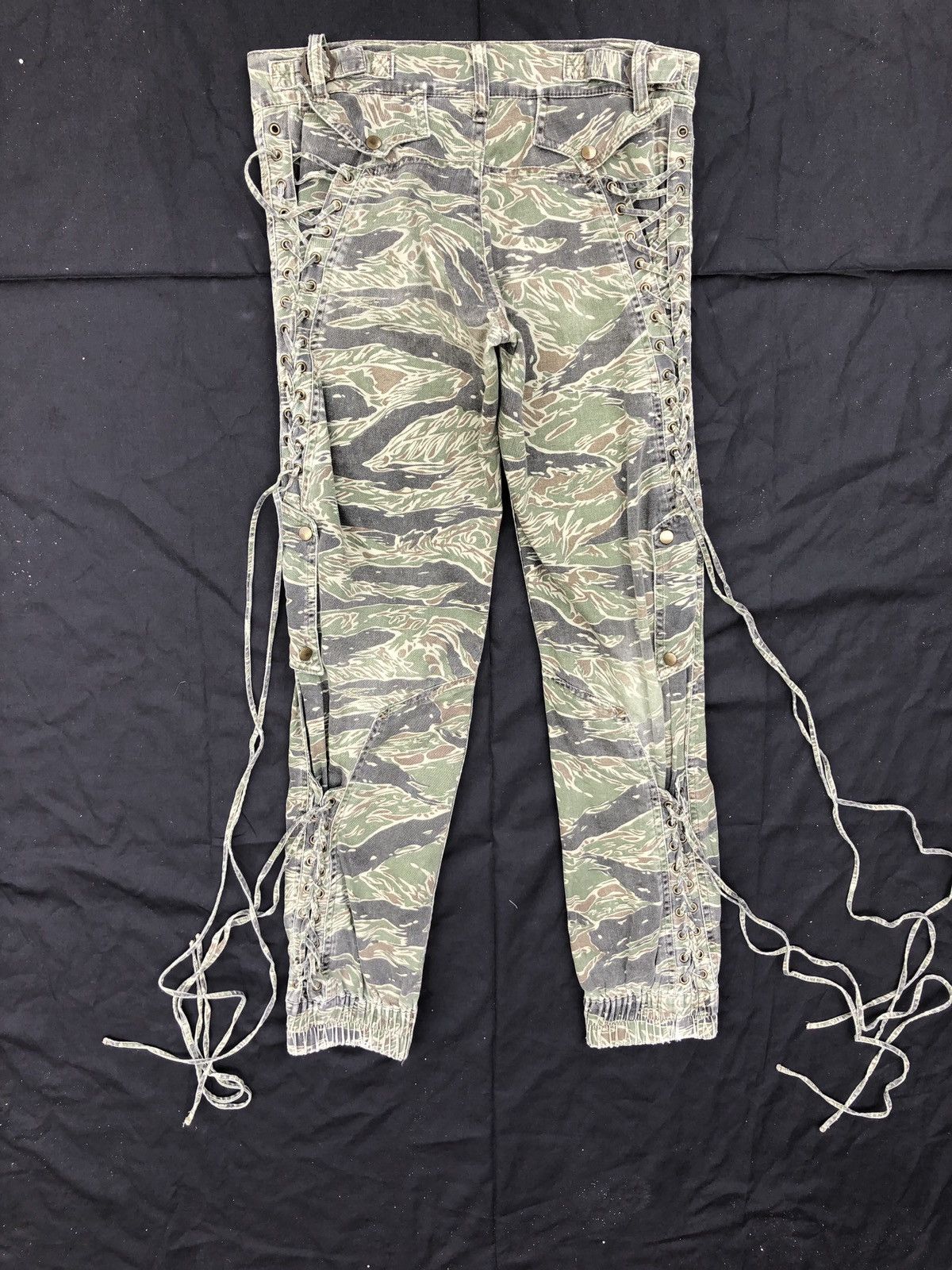 Hysteric Glamour Vintage Hysteric Glamour Tiger Stripe Camo Bondage Crop Pant Size US 29 - 16 Thumbnail