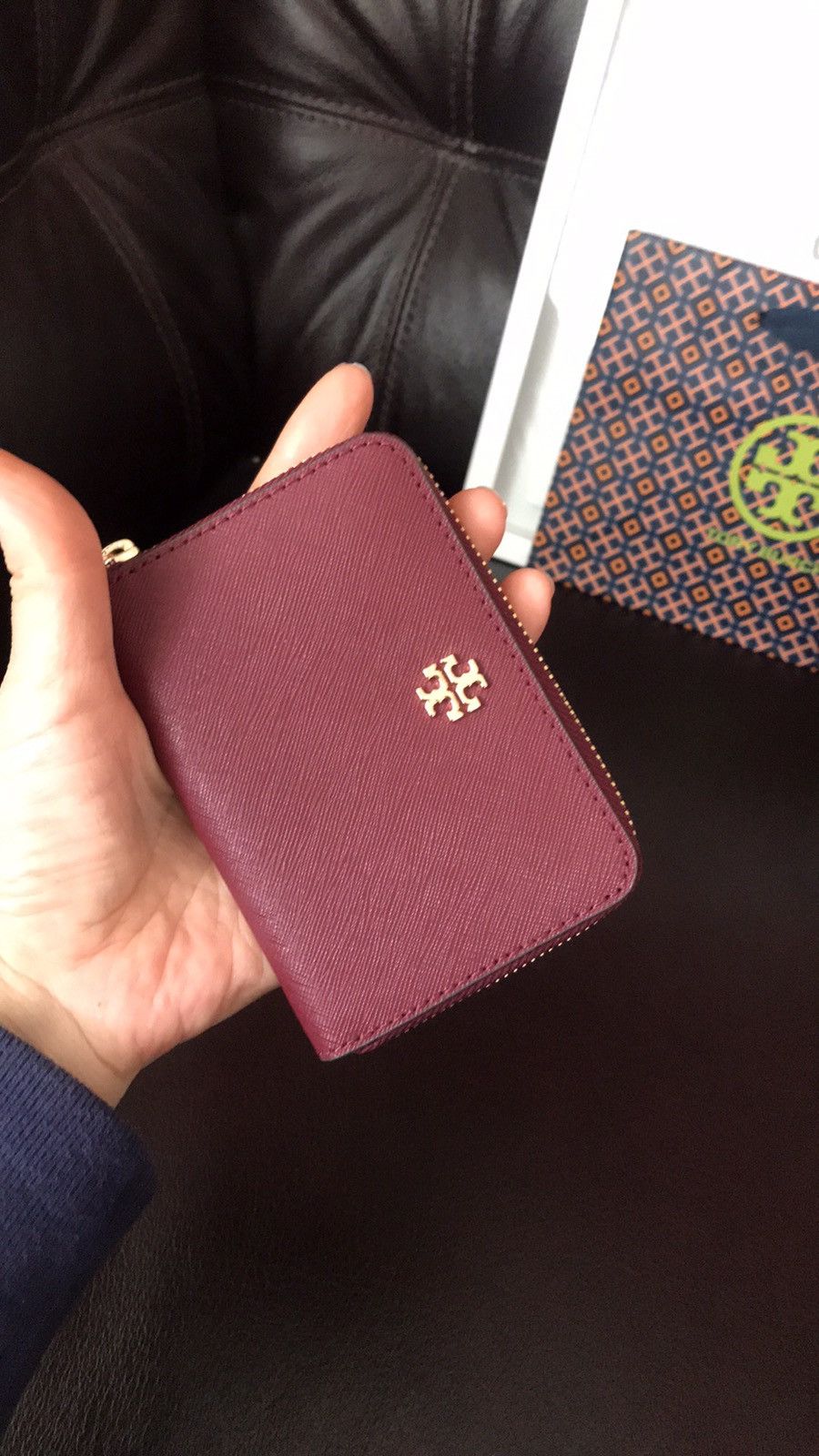 Offers Tory Burch Emerson Zip Card Case