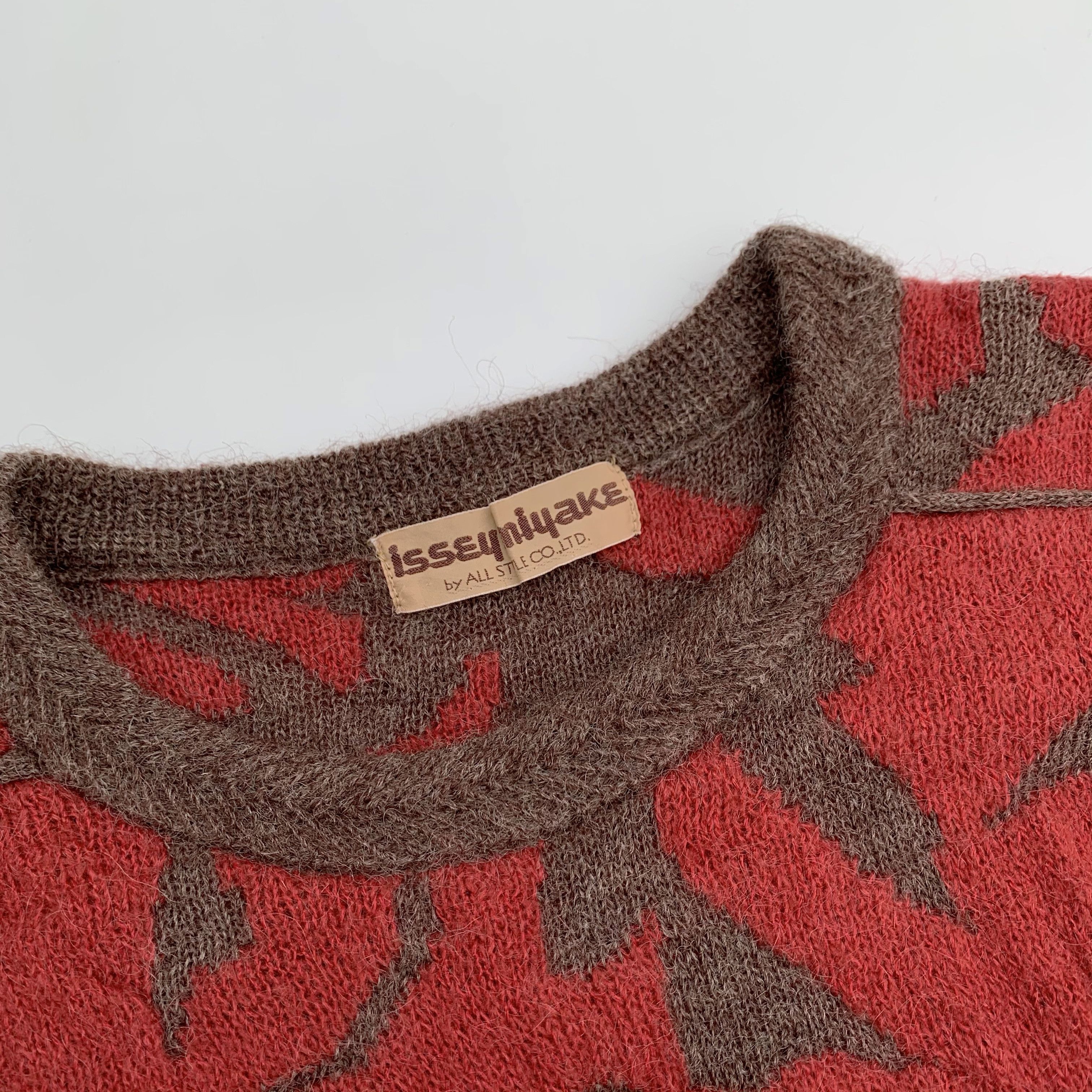 トップス 70s Issey miyake patchwork 3D knit Issey Miyake 70's 3D Knitted Sweater : r/malefashion