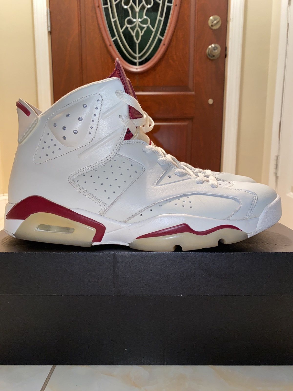 Jordan Brand Air Jordan 6 Retro 2015 Maroon Size US 10.5 / EU 43-44 - 2 Thumbnail