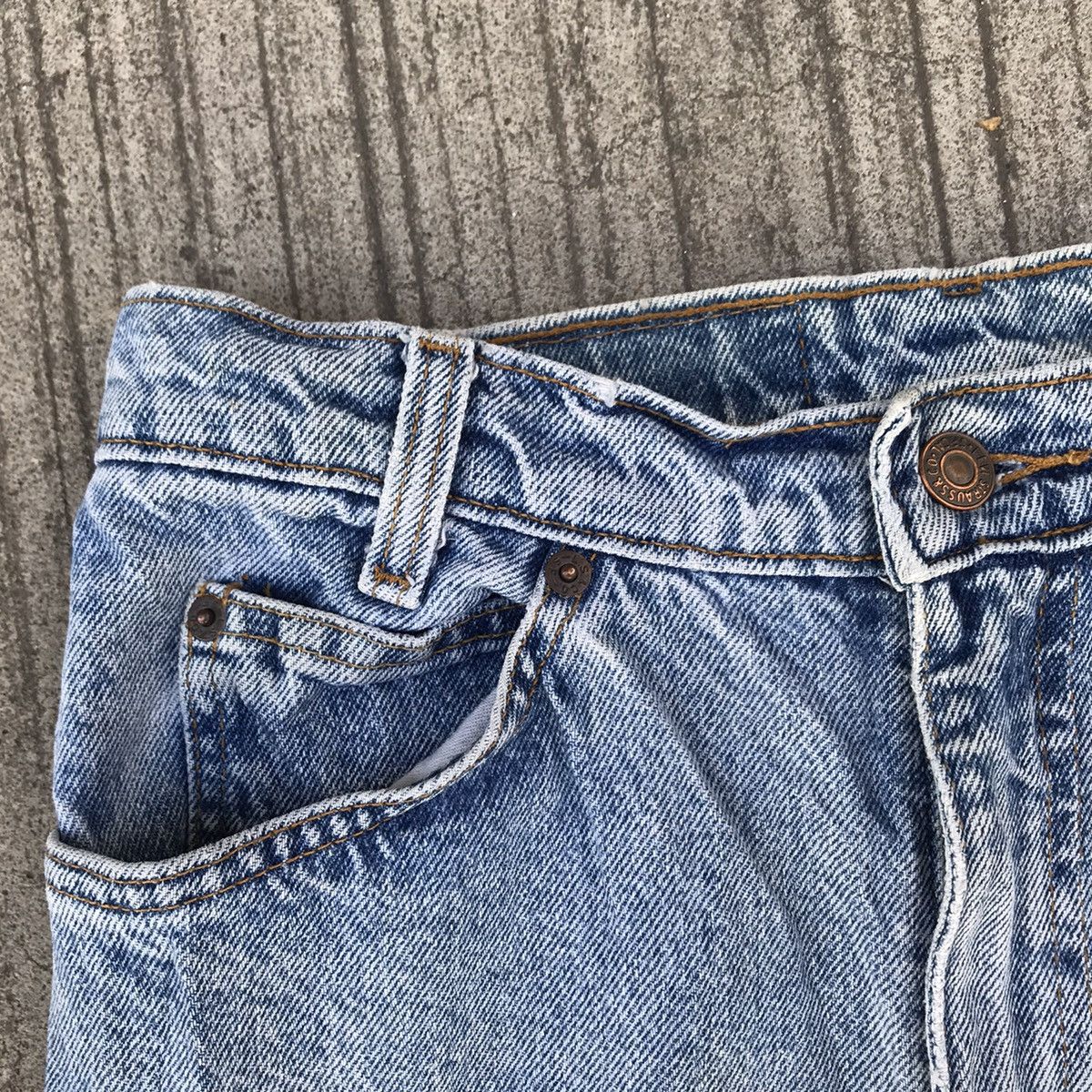 Levi's Vintage 90s Levis 550 Light Wash Denim Baggy Jeans Size US 28 / EU 44 - 8 Thumbnail