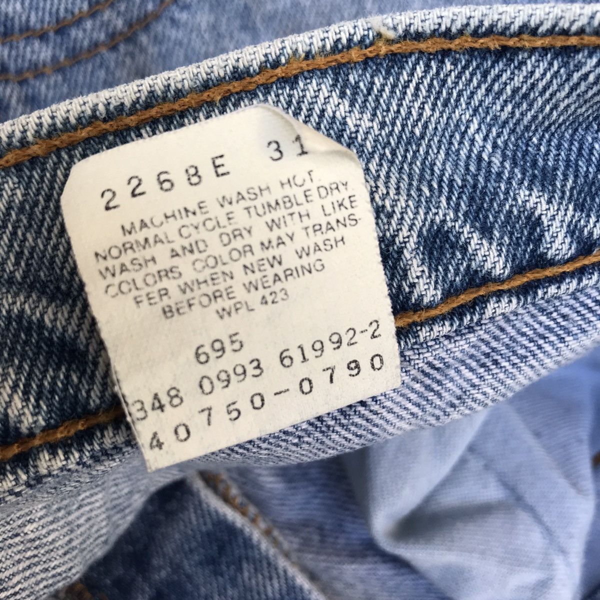 Levi's Vintage 90s Levis 550 Light Wash Denim Baggy Jeans Size US 28 / EU 44 - 17 Thumbnail