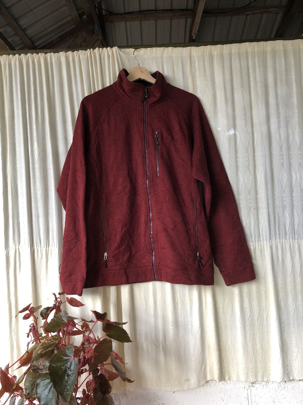 Columbia sweater zipper