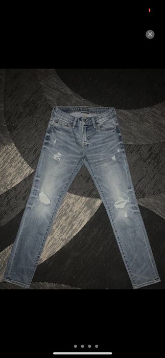 American Eagle Outfitters Light blue ripped jeans American Eagle